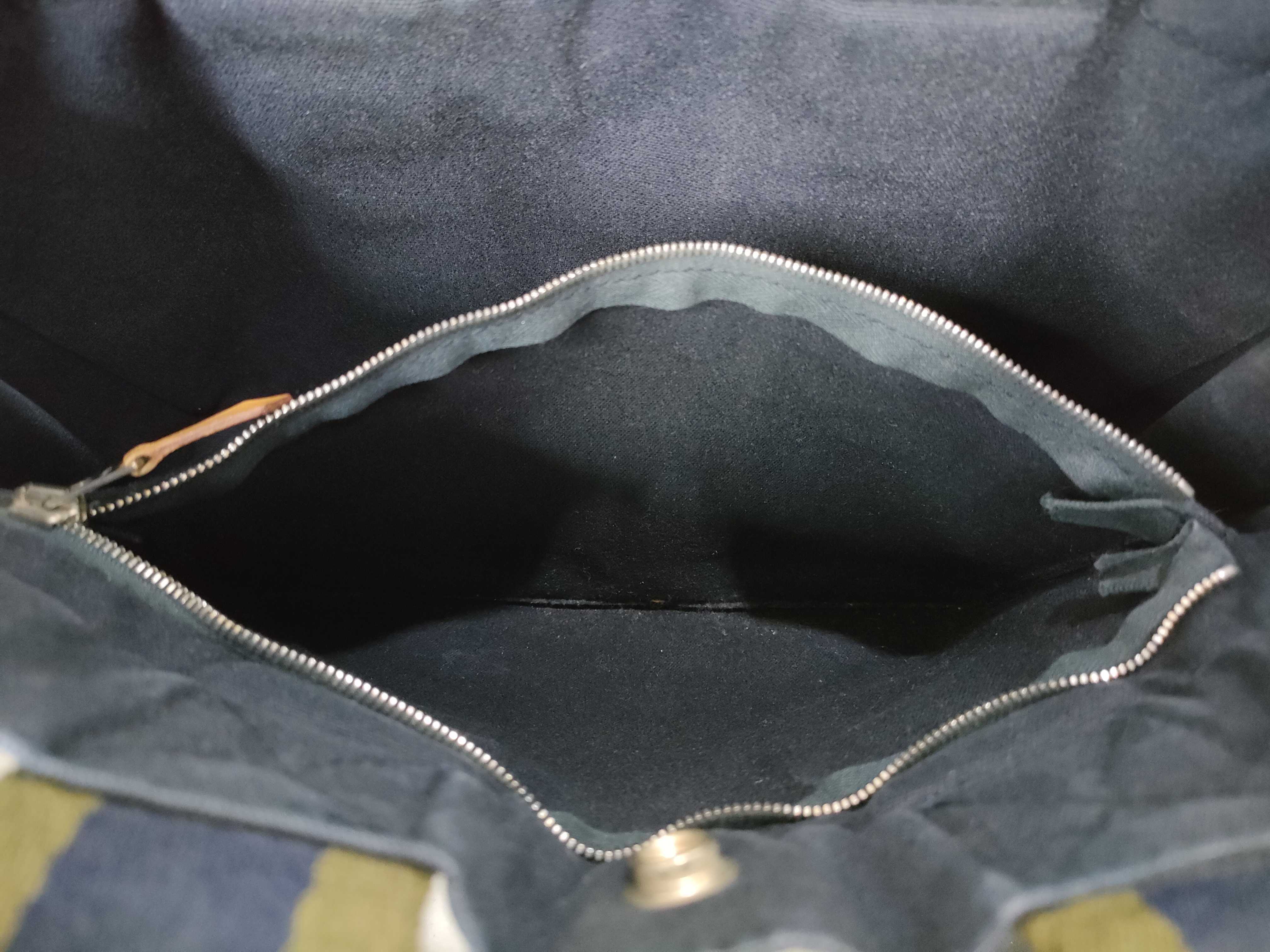 Fourre-Tout PM Handbag — view 11