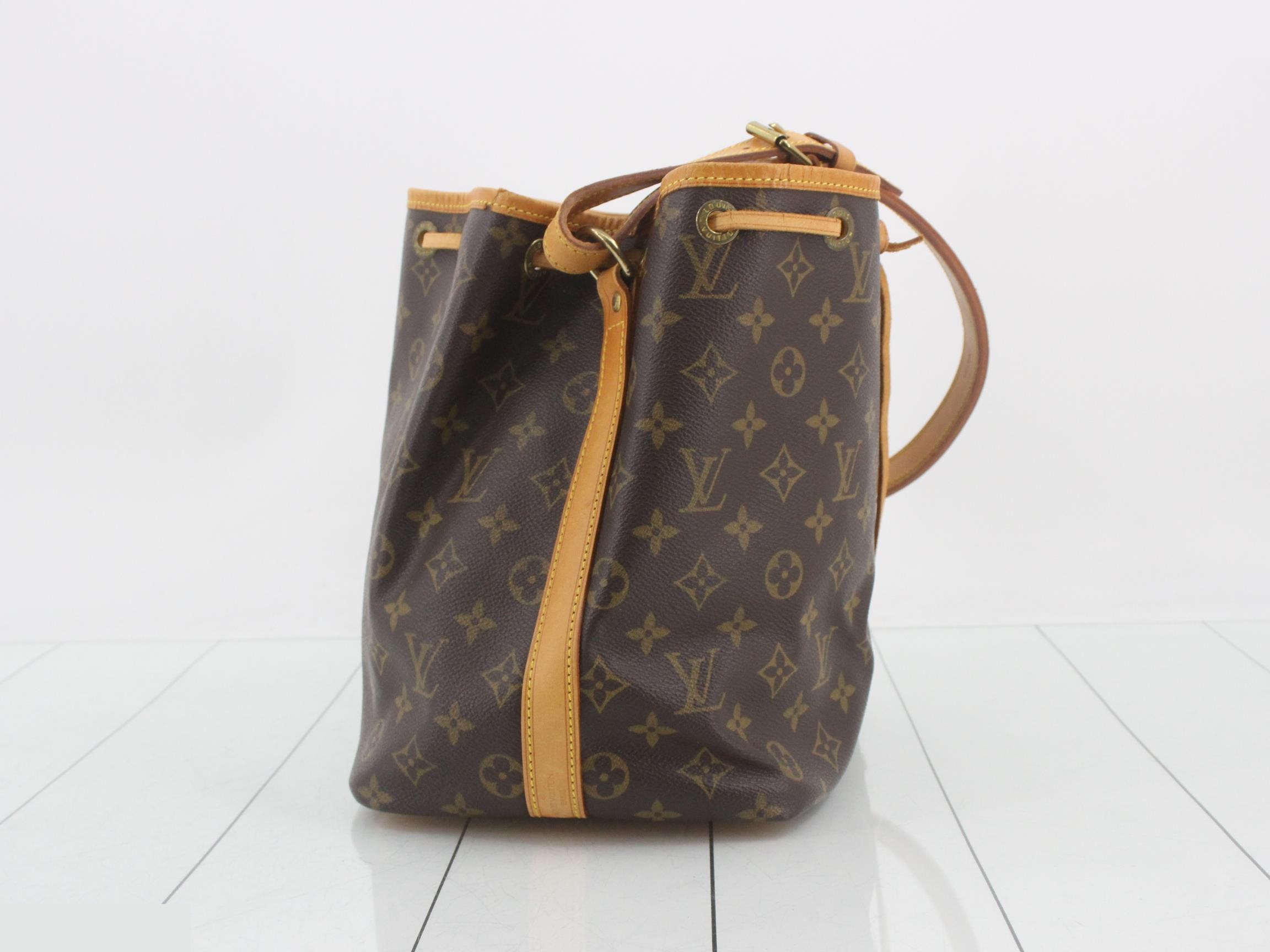 Monogram Petit Noé (old model) shoulder bag — view 4