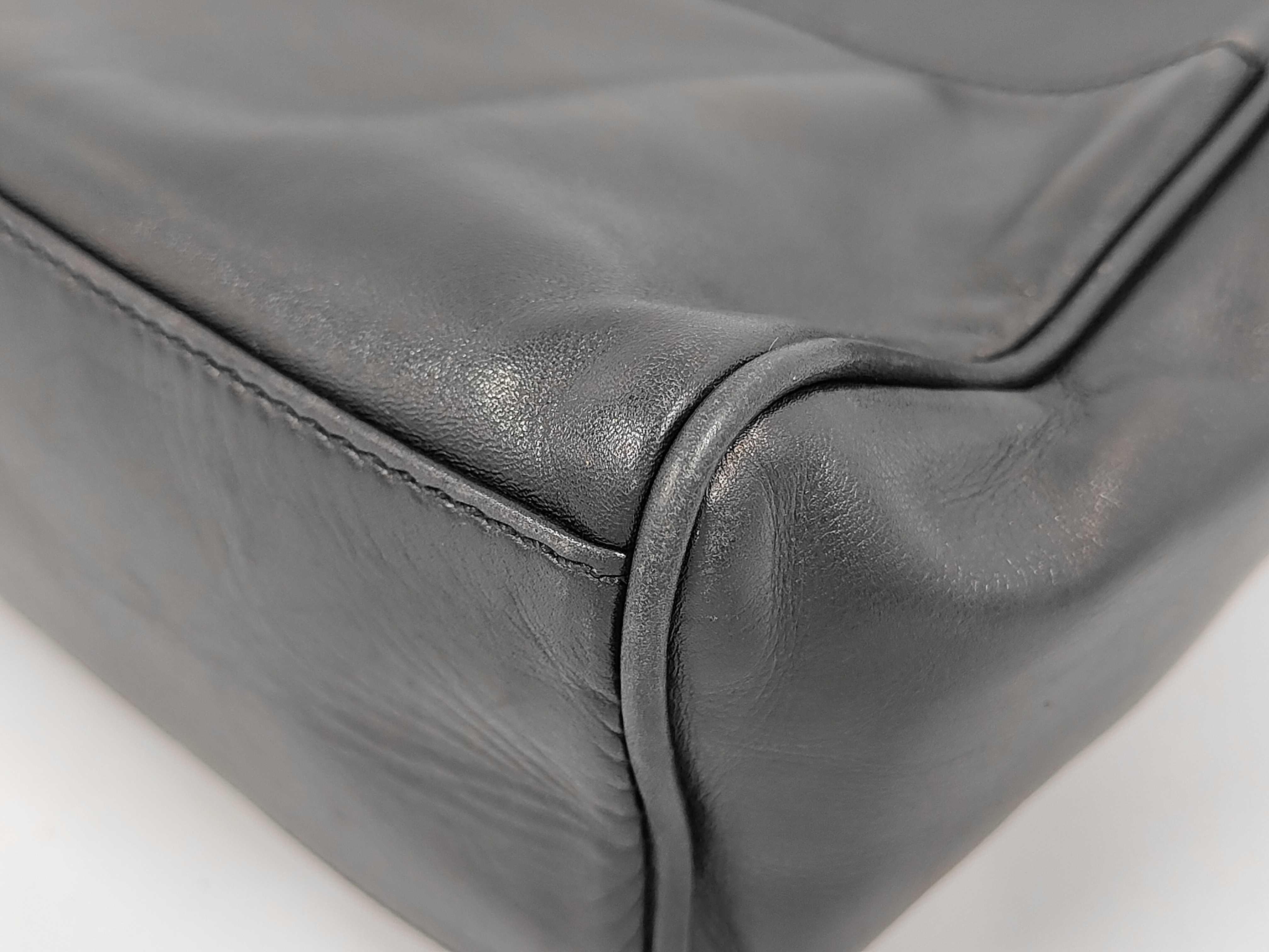 Circle Logo Shoulder Bag — view 4