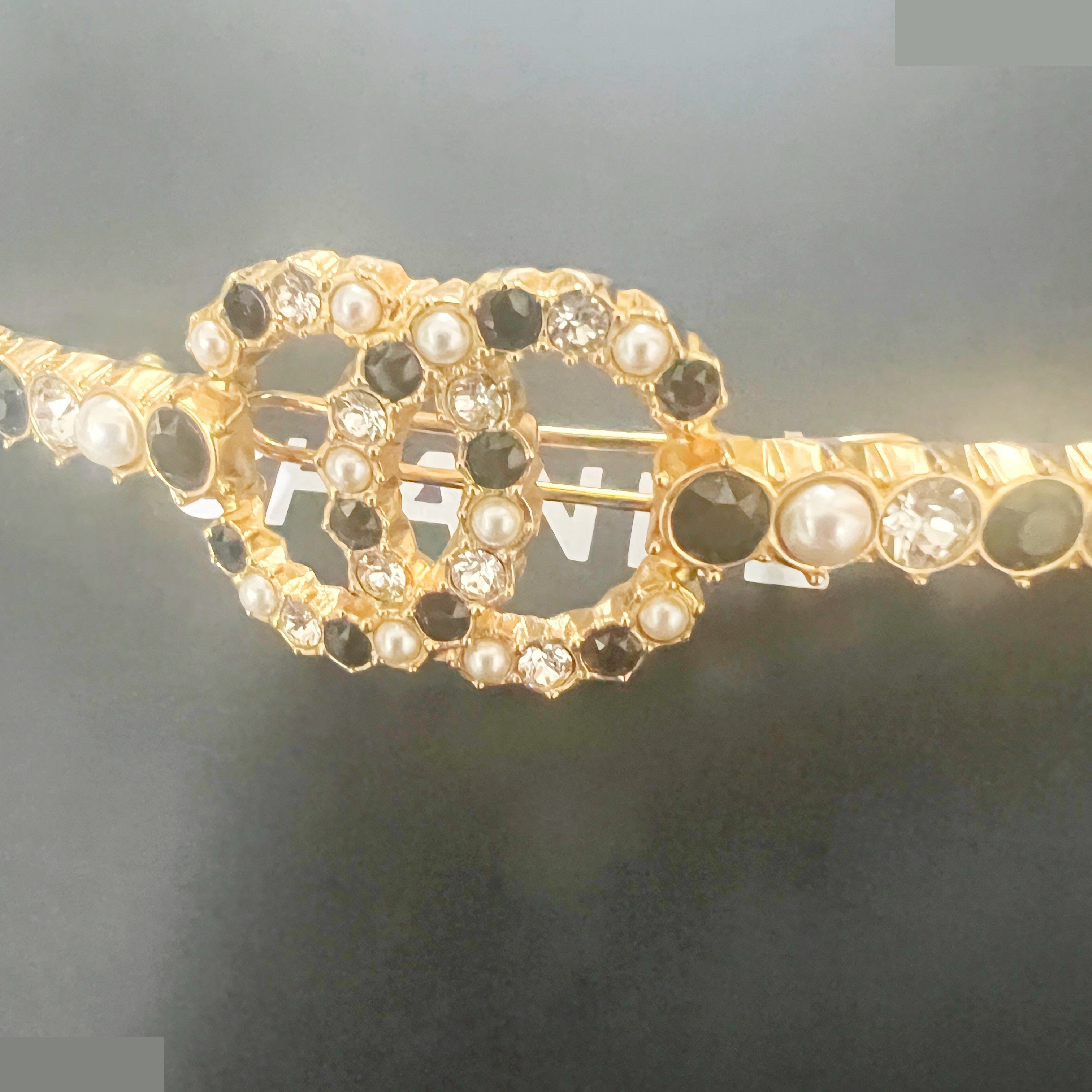 A20K Barrette with Rhinestones and Brooch — view 4