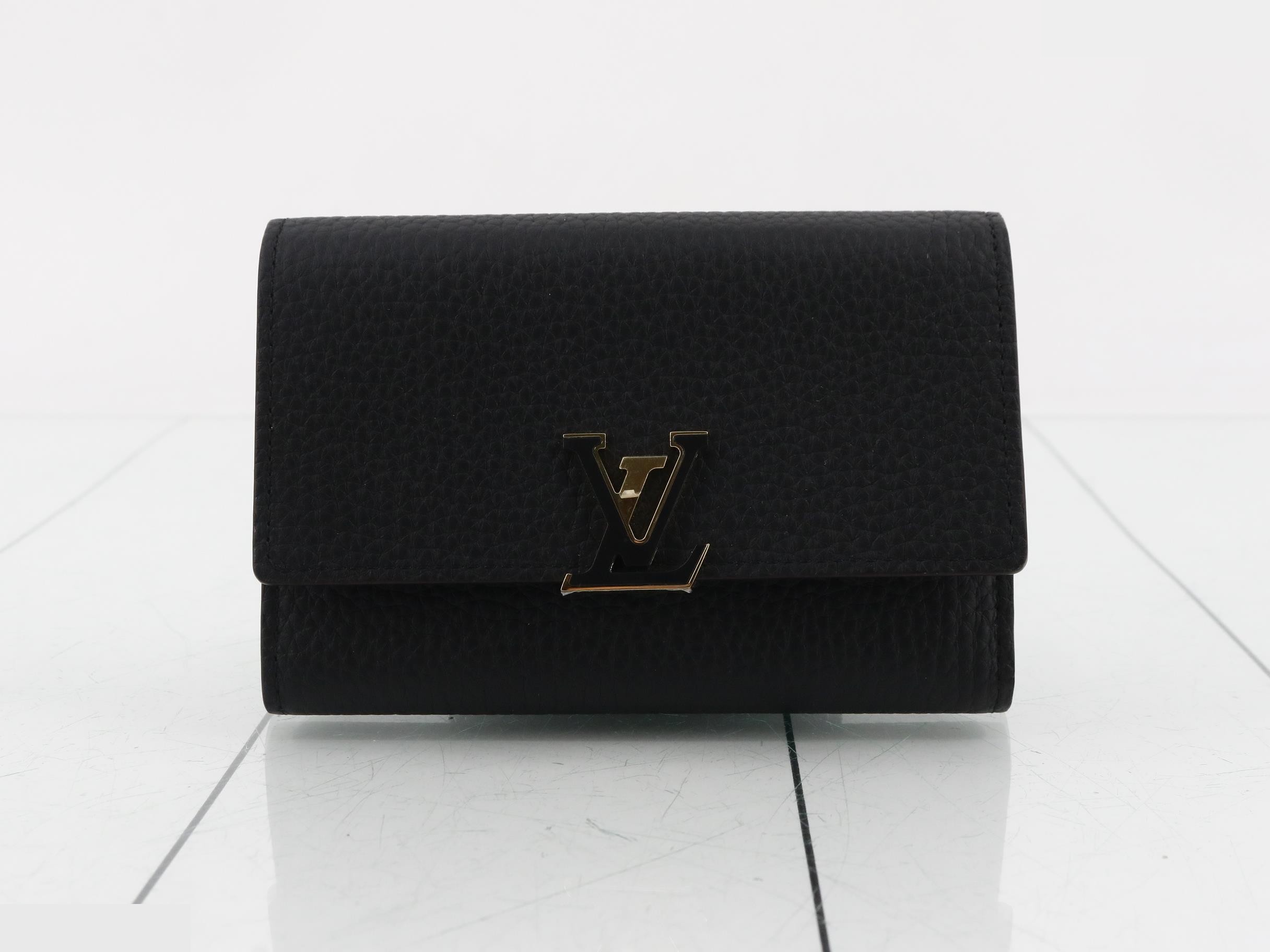 Unused Capucines Compact