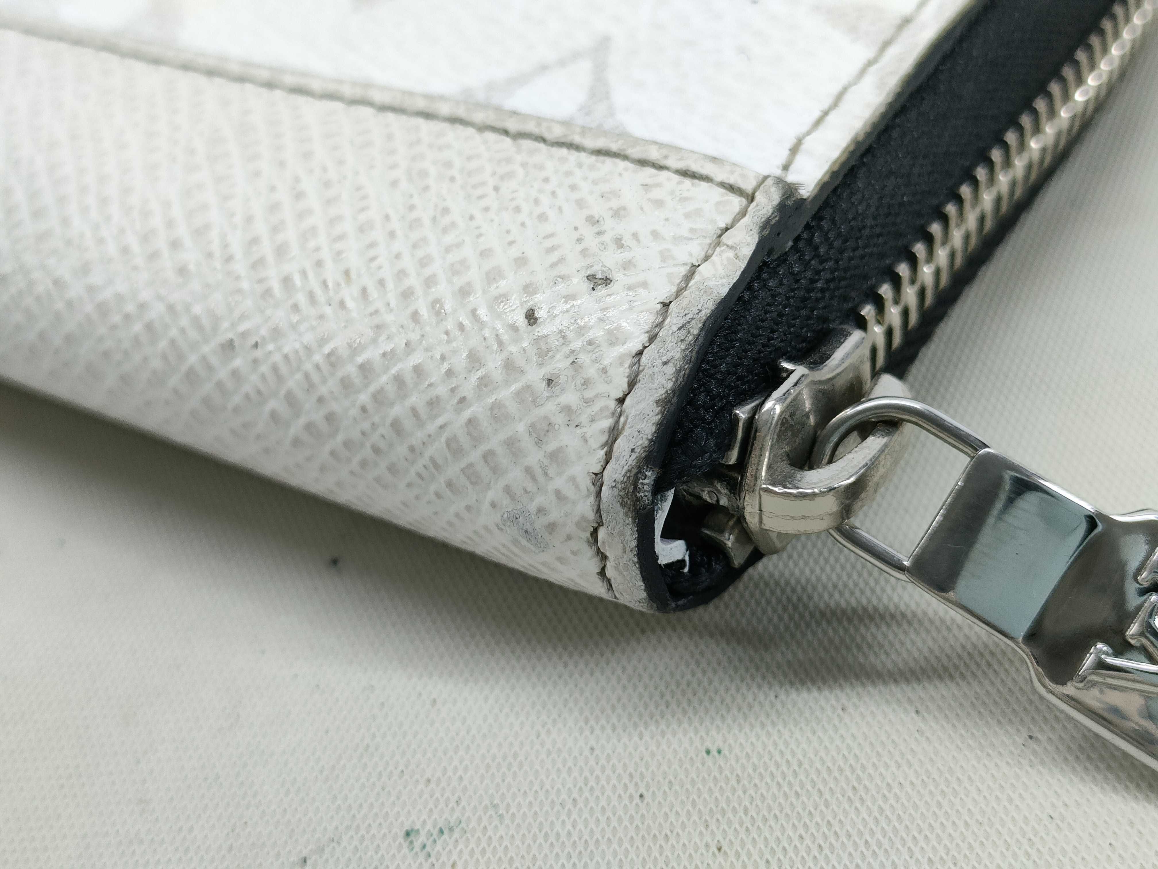 Zippy Wallet / Taigarama / Horizontal / RFID / M14127 Wallet — view 3