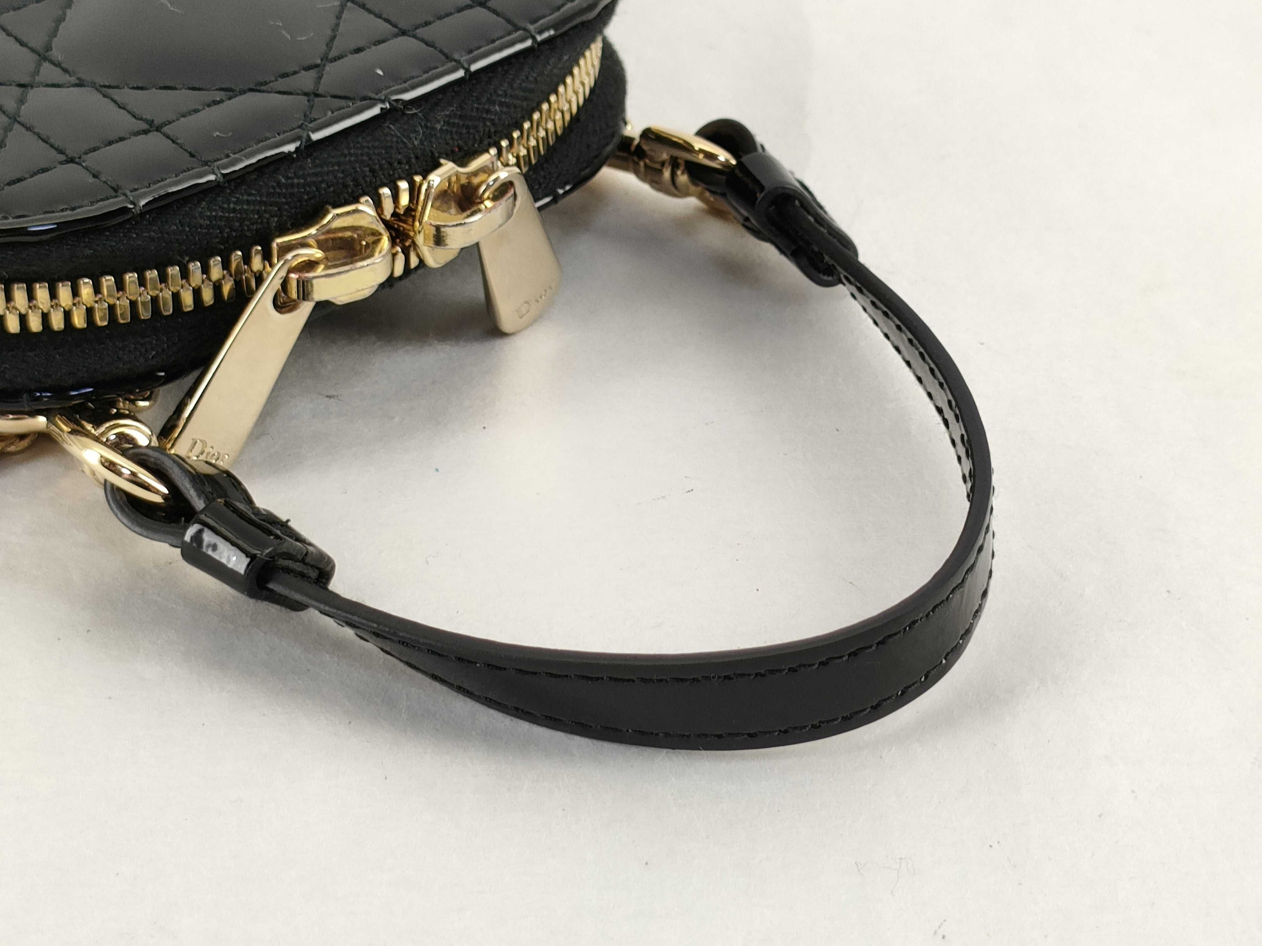 Cannage Phone Holder, Patent Leather. Accessories: Box, dust bag, pouch. — view 3