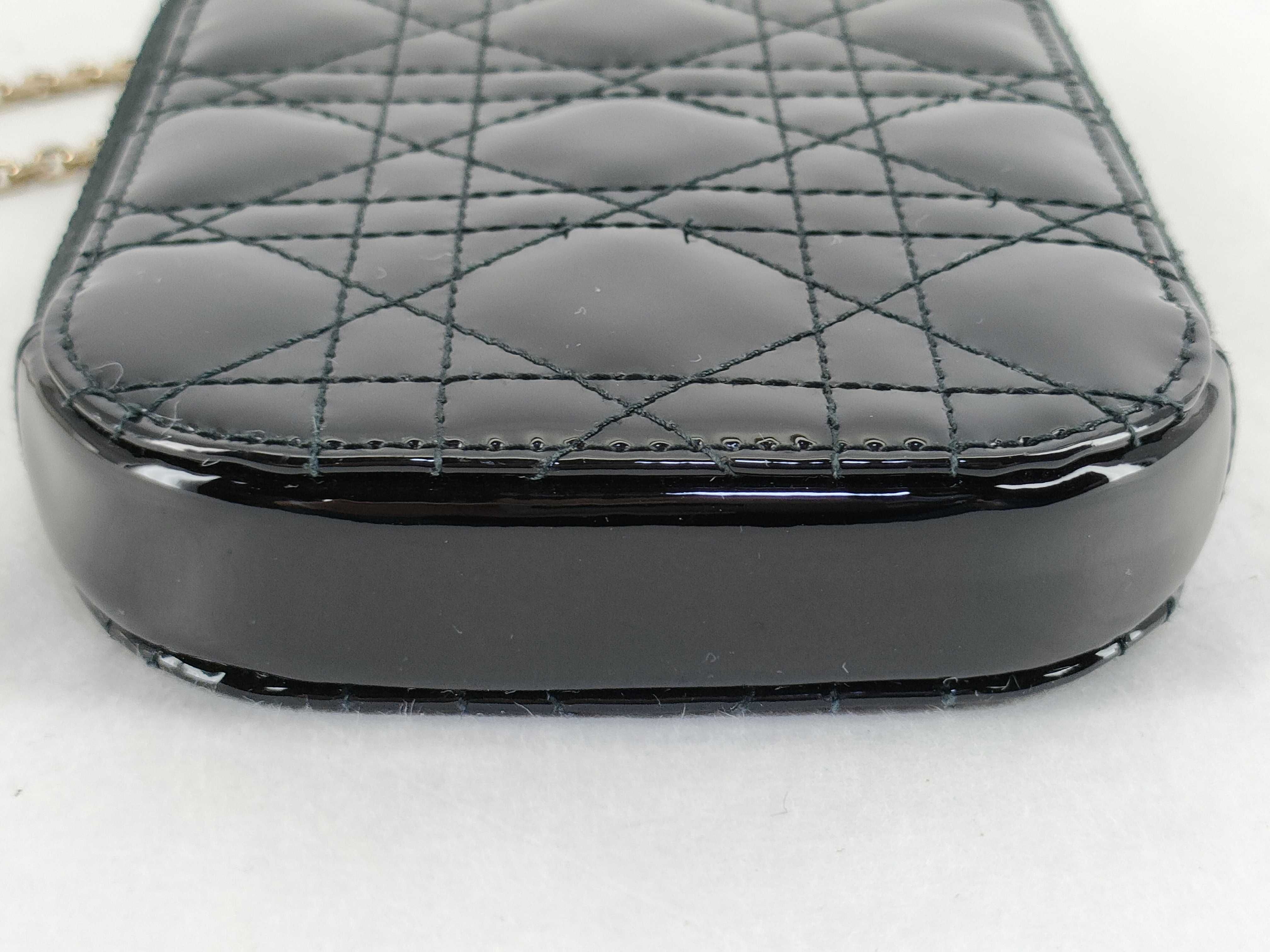 Cannage Phone Holder, Patent Leather. Accessories: Box, dust bag, pouch. — view 9