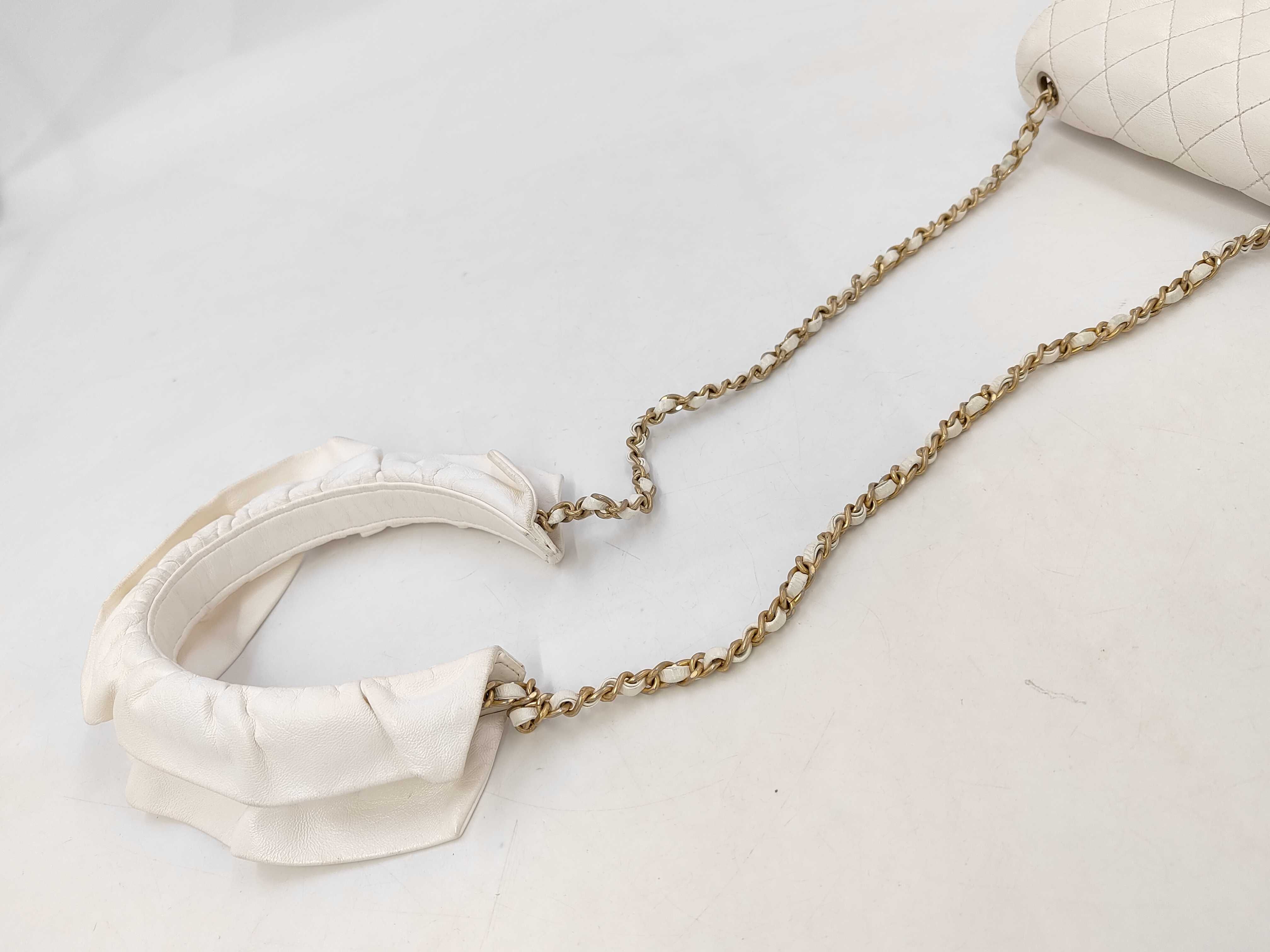 Matelassé Frill Chain Shoulder Bag, No. 30 (Shoulder Bag) — view 3