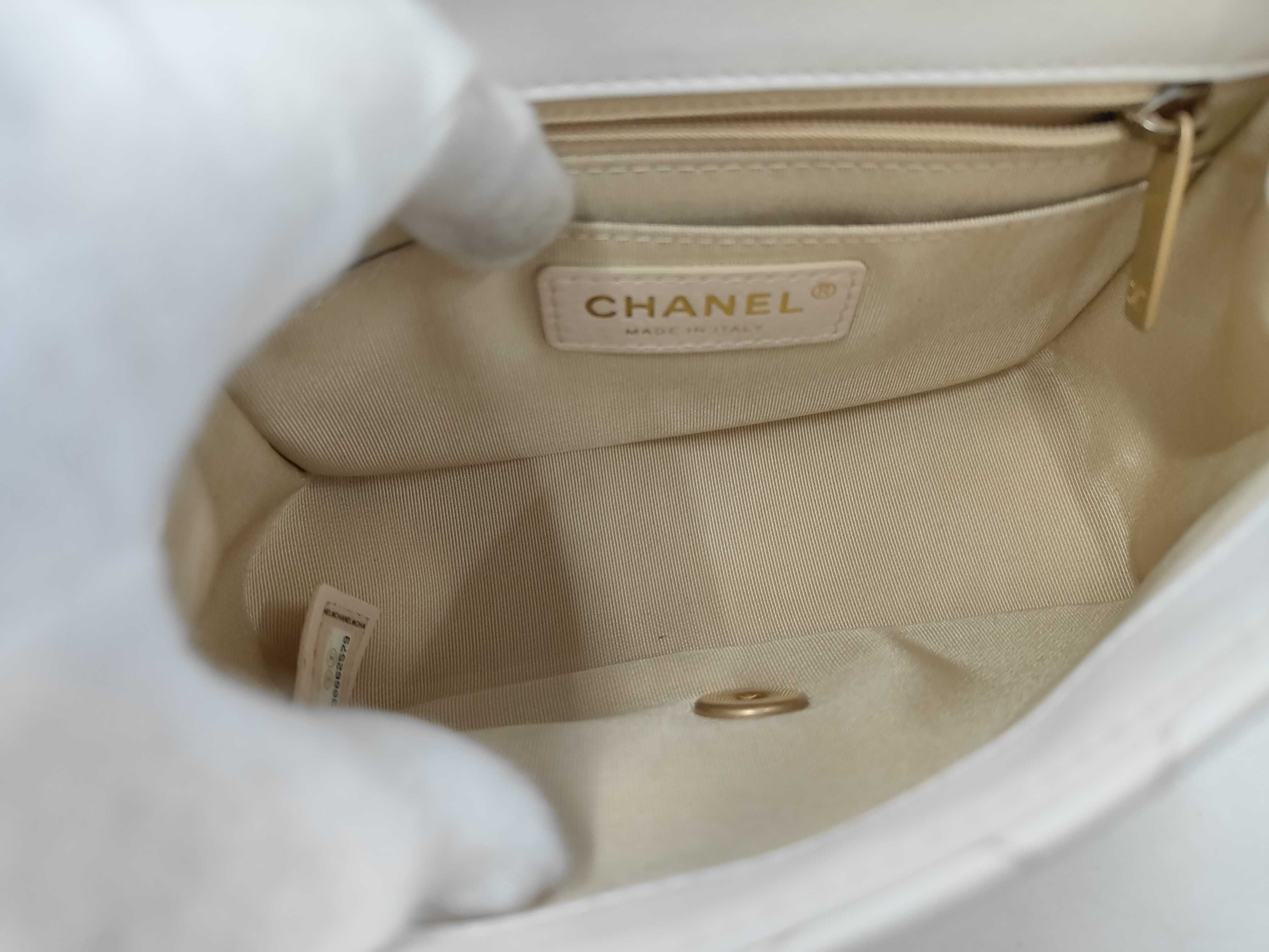 Matelassé Frill Chain Shoulder Bag, No. 30 (Shoulder Bag) — view 9