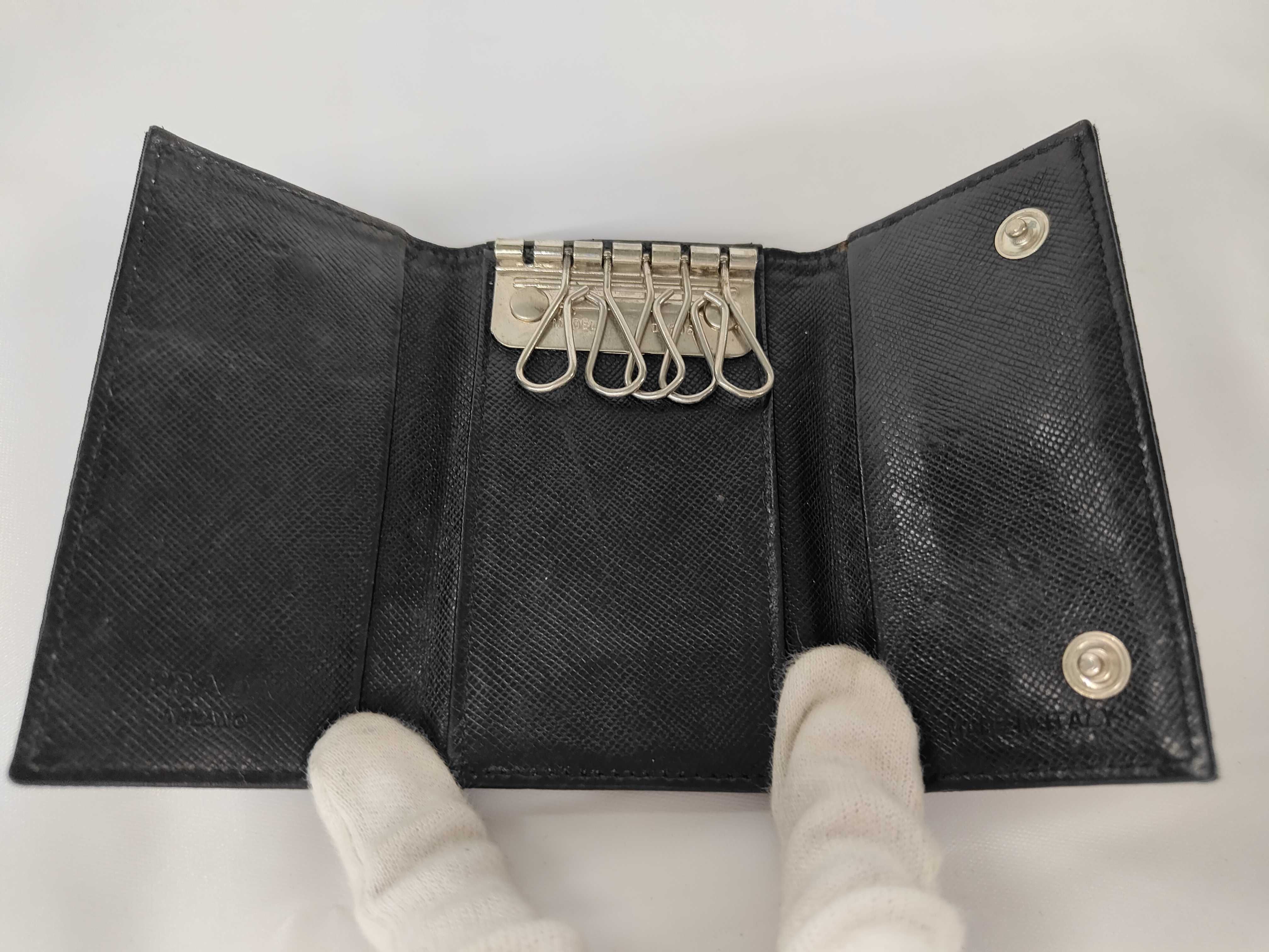 brand key cases and keychains — view 3