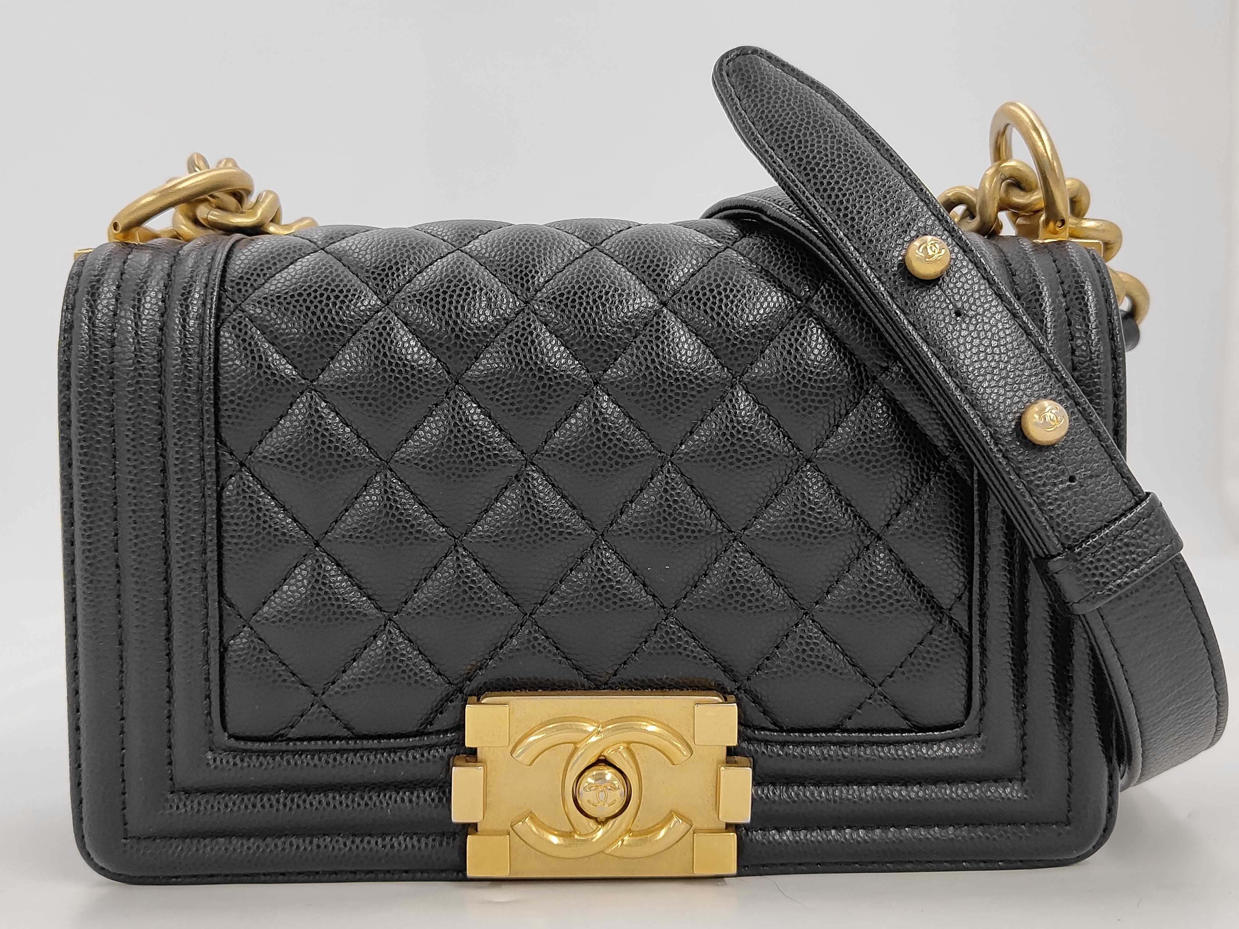 Boy Chanel 20 Small Caviar Skin Gold Hardware AJ169UX56 Random Plate Shoulder Bag
