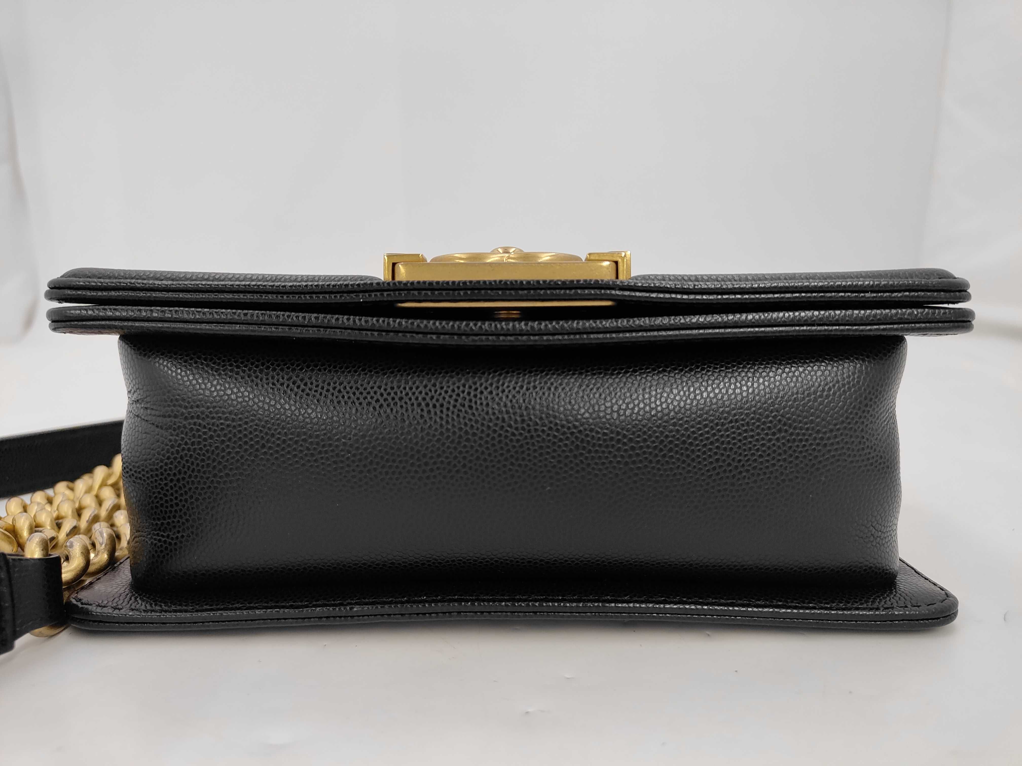 Boy Chanel 20 Small Caviar Skin Gold Hardware AJ169UX56 Random Plate Shoulder Bag — view 7
