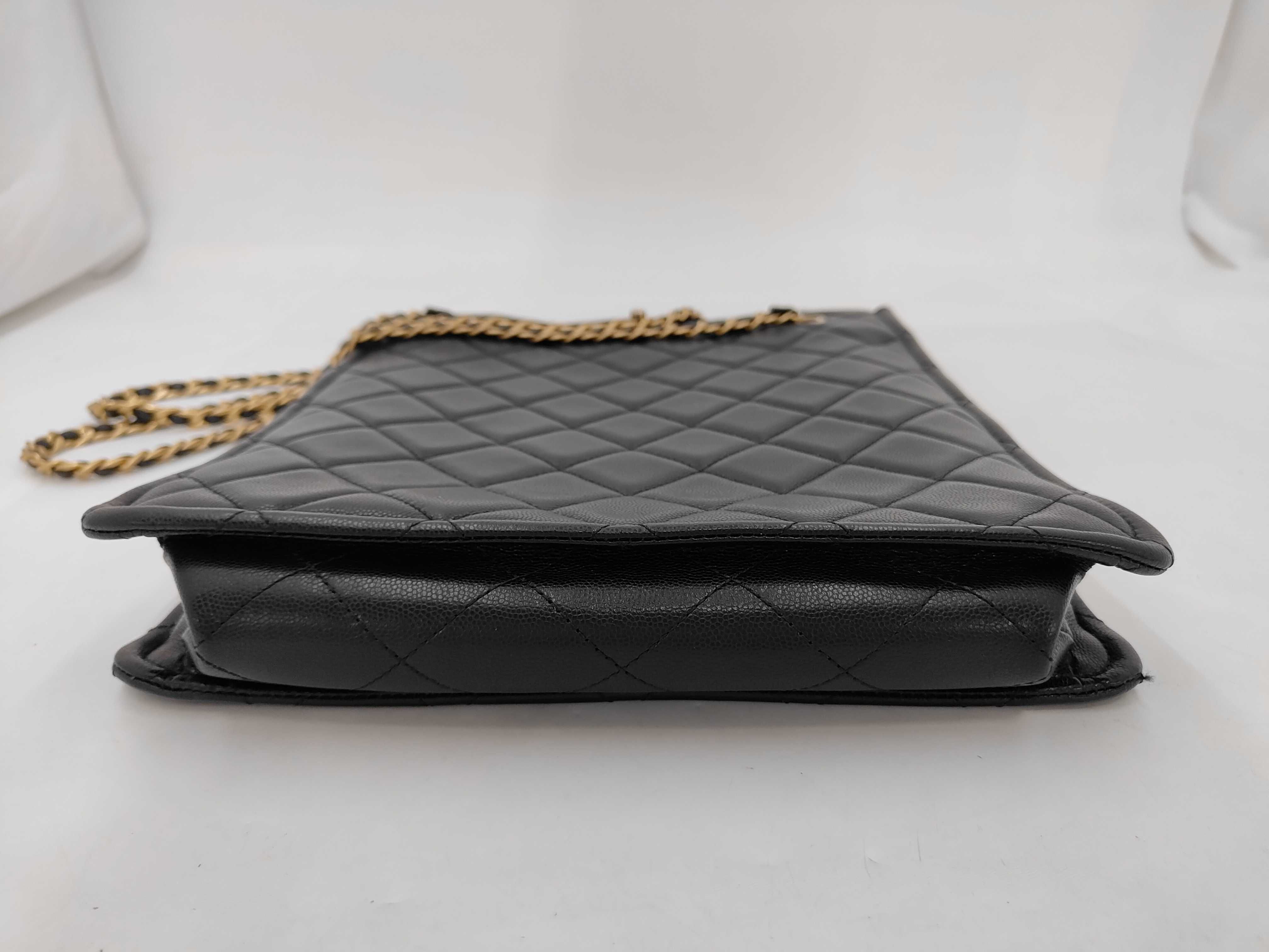 Matelassé Caviar Skin Chain Tote Bag — view 3