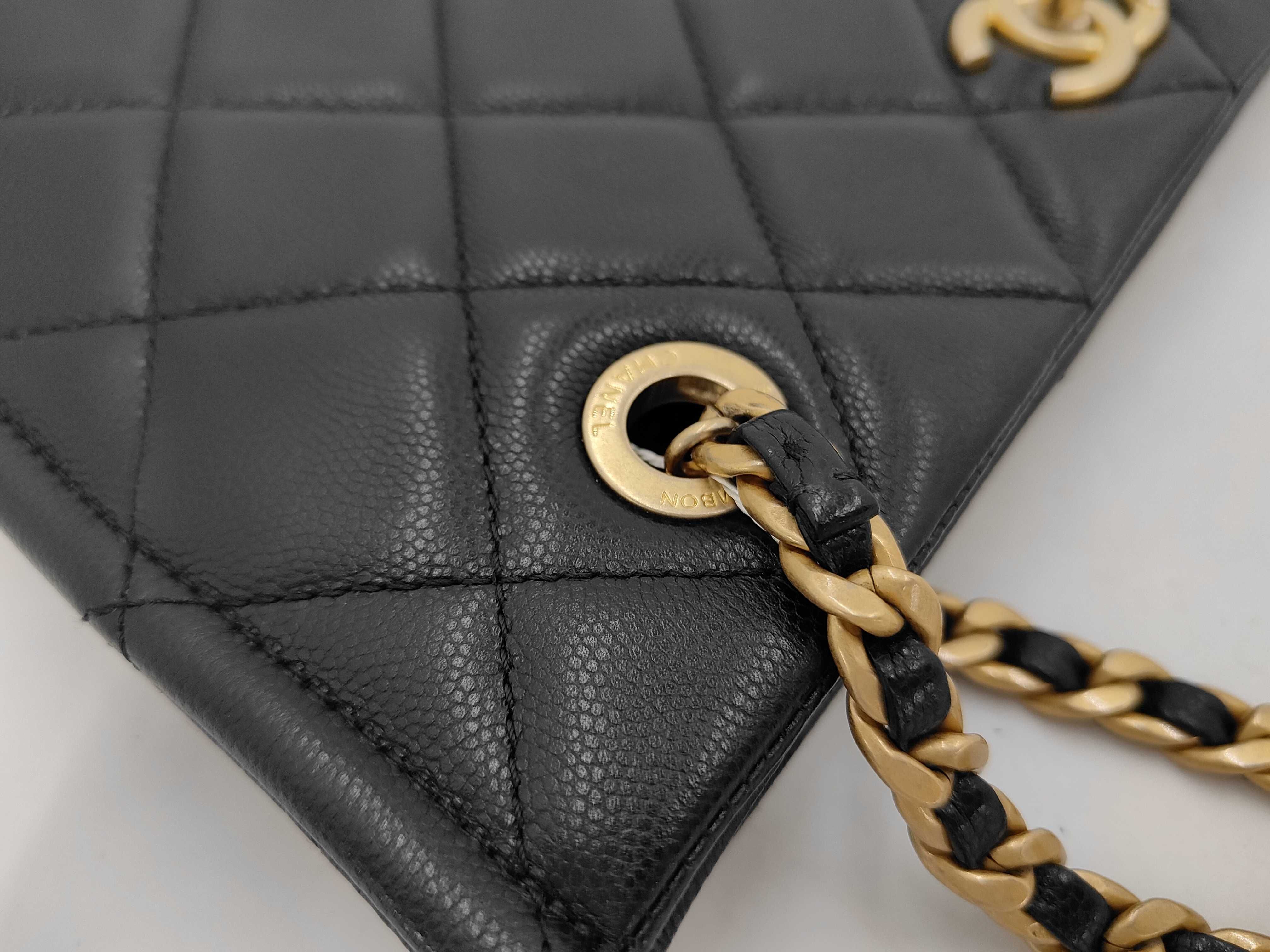 Matelassé Caviar Skin Chain Tote Bag — view 7