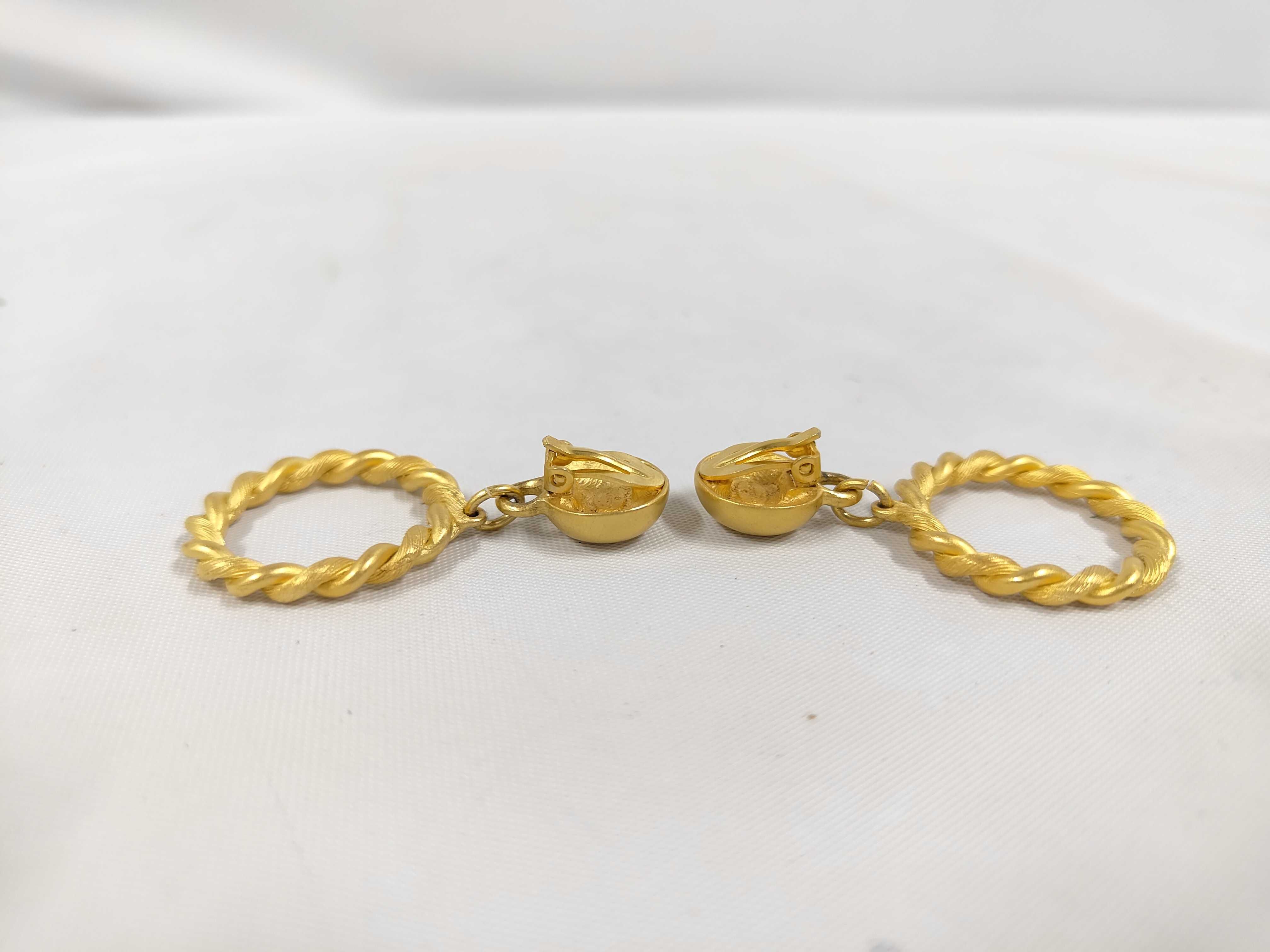 earrings — view 3
