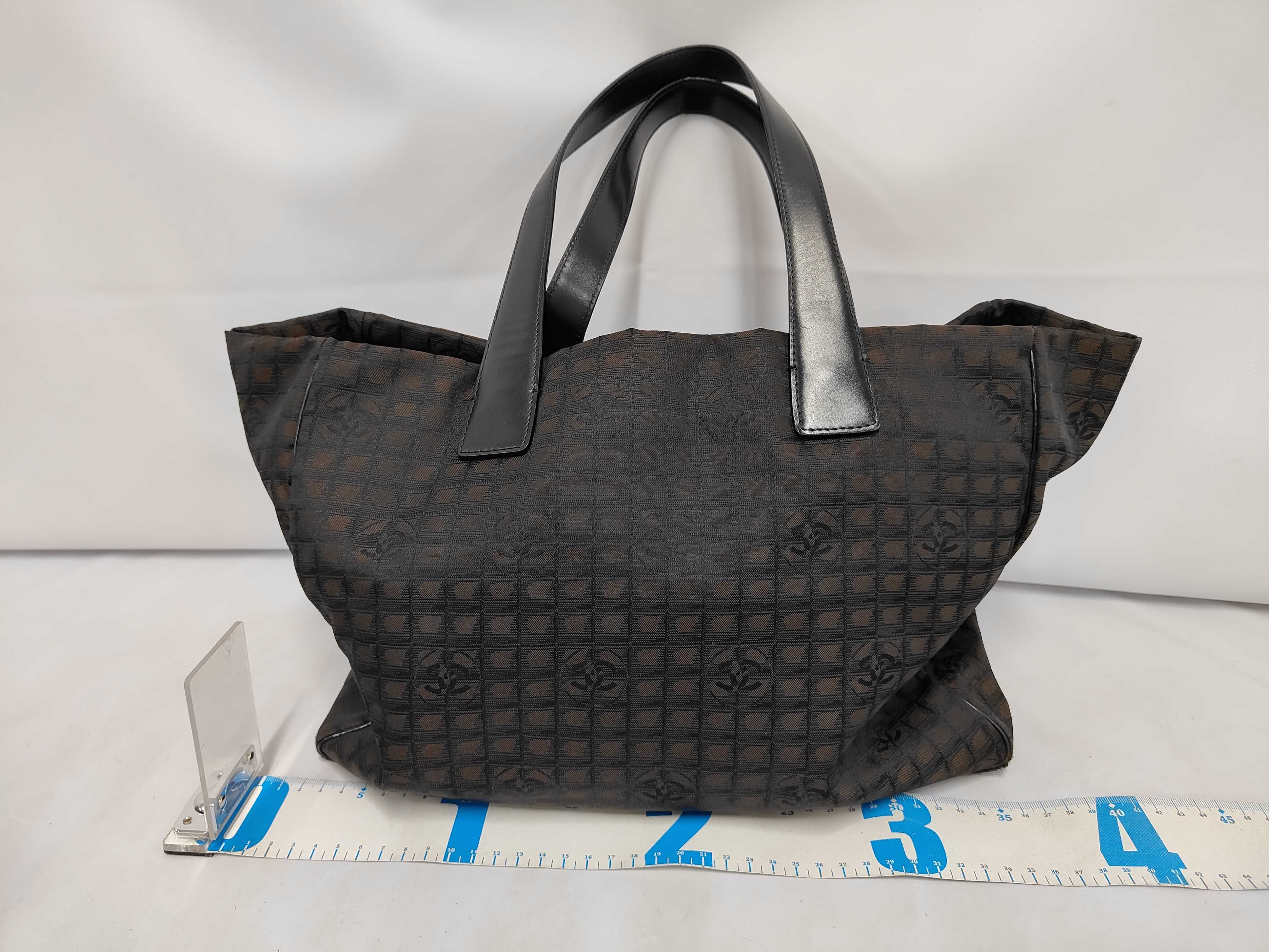New Travel Tote, Series 9 Tote Bag — view 2