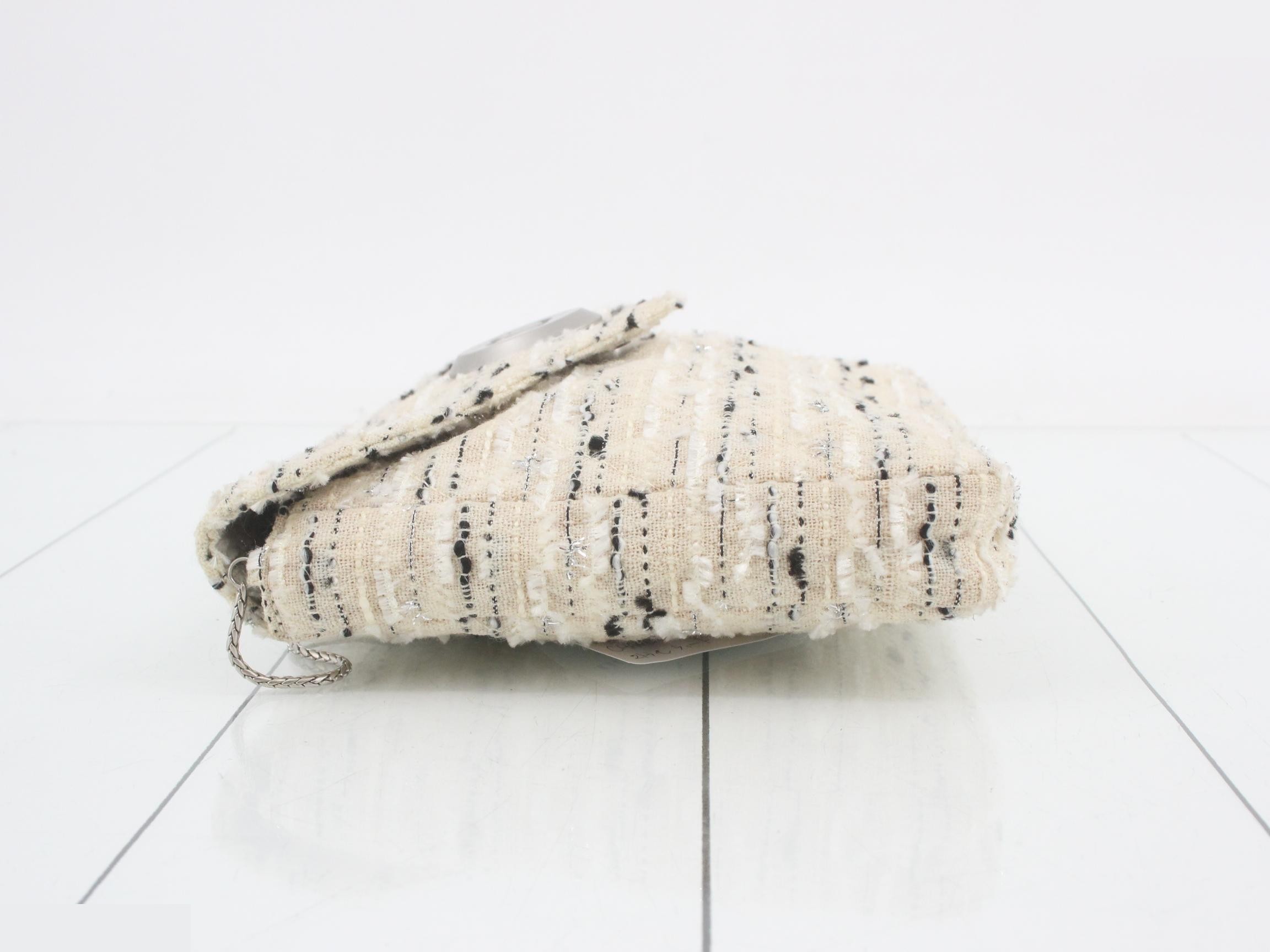 Matelassé Tweed Shoulder Bag, Series 5 — view 4