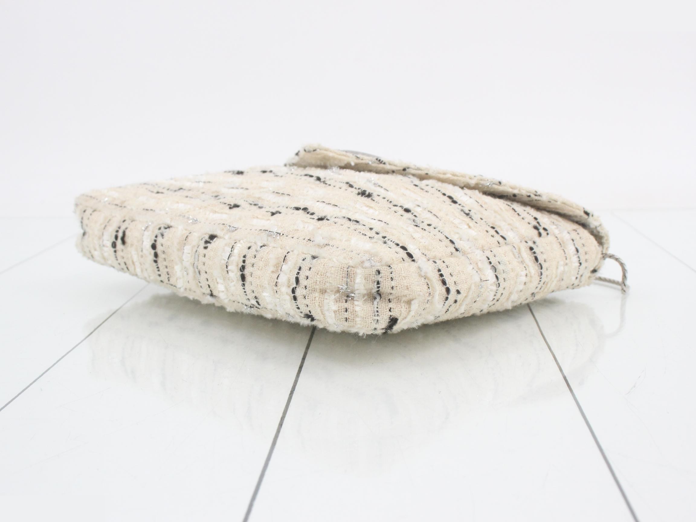 Matelassé Tweed Shoulder Bag, Series 5 — view 6