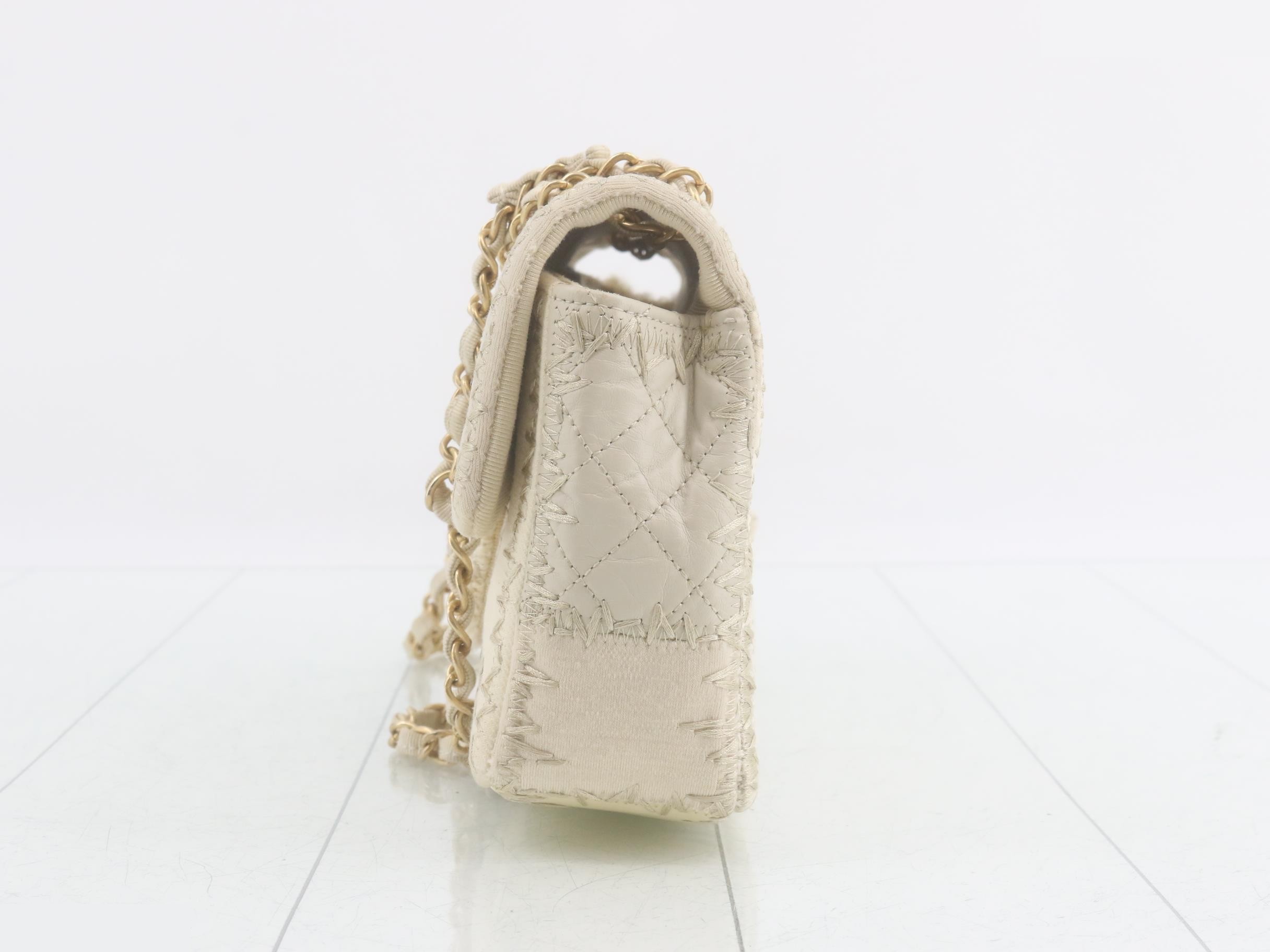 Matelassé 25 Patchwork White Shoulder Bag (No. 25 series) — view 3