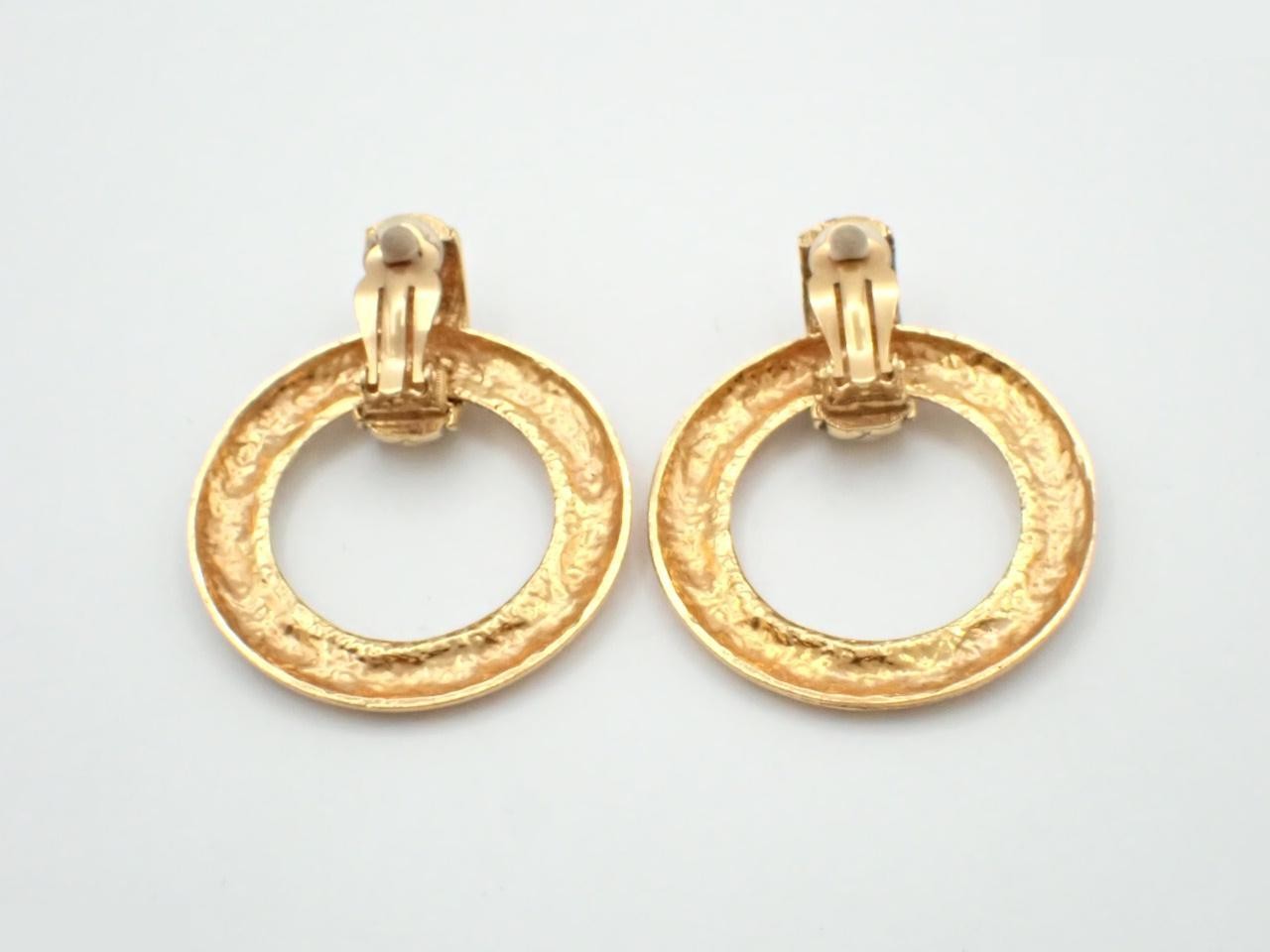 Earrings, Matelassé style — view 2
