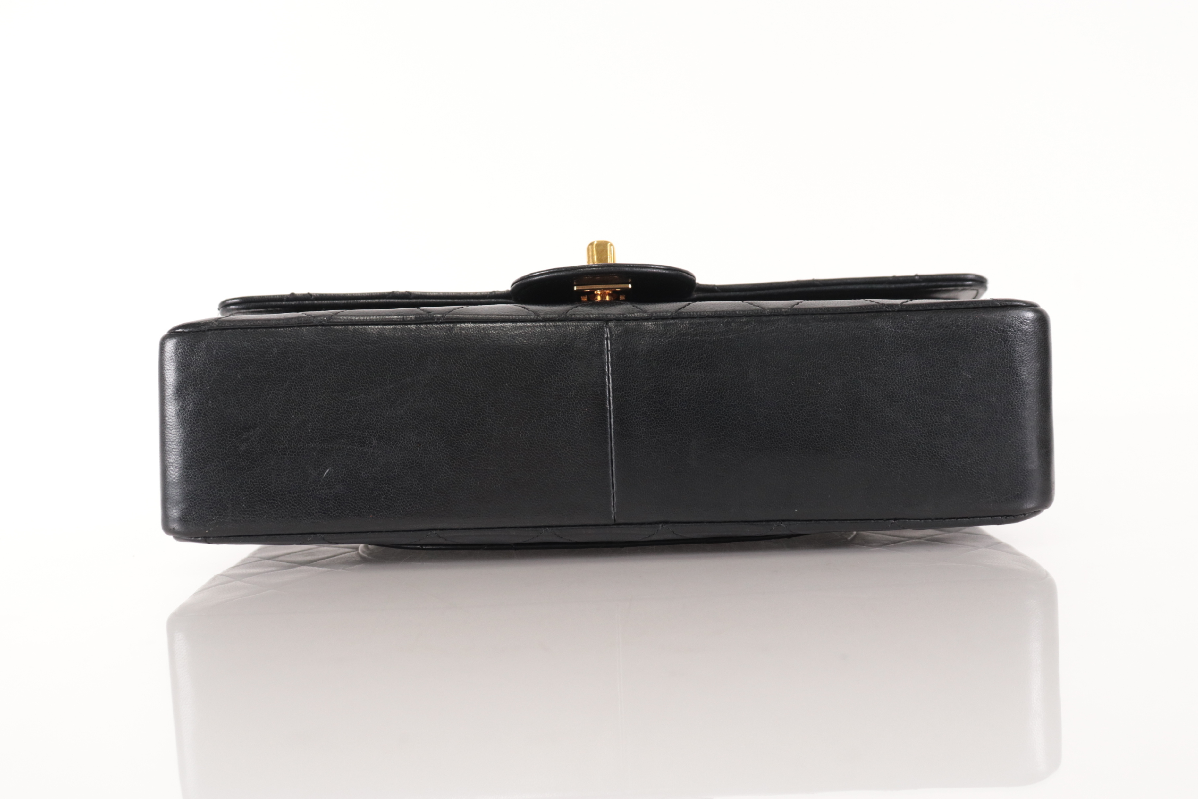 W-Flap 25 Lambskin Chain Shoulder Bag (Serial No. 4) — view 7
