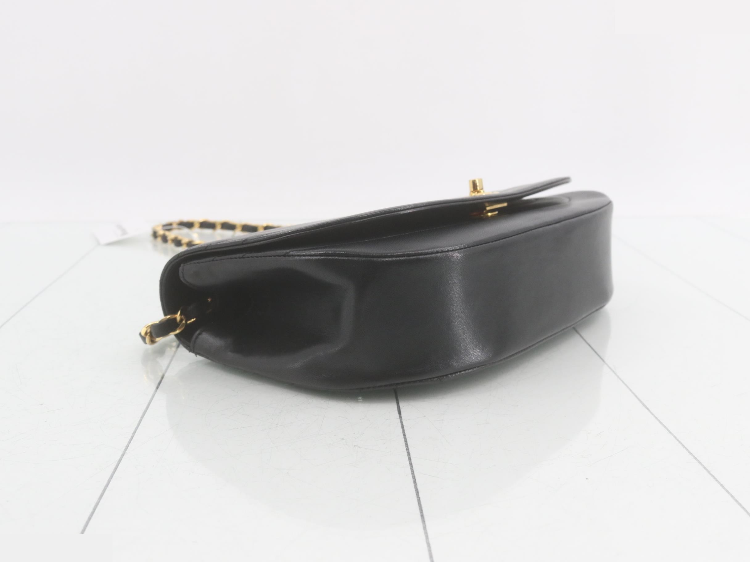Half-moon turnlock Coco mark chain — view 5