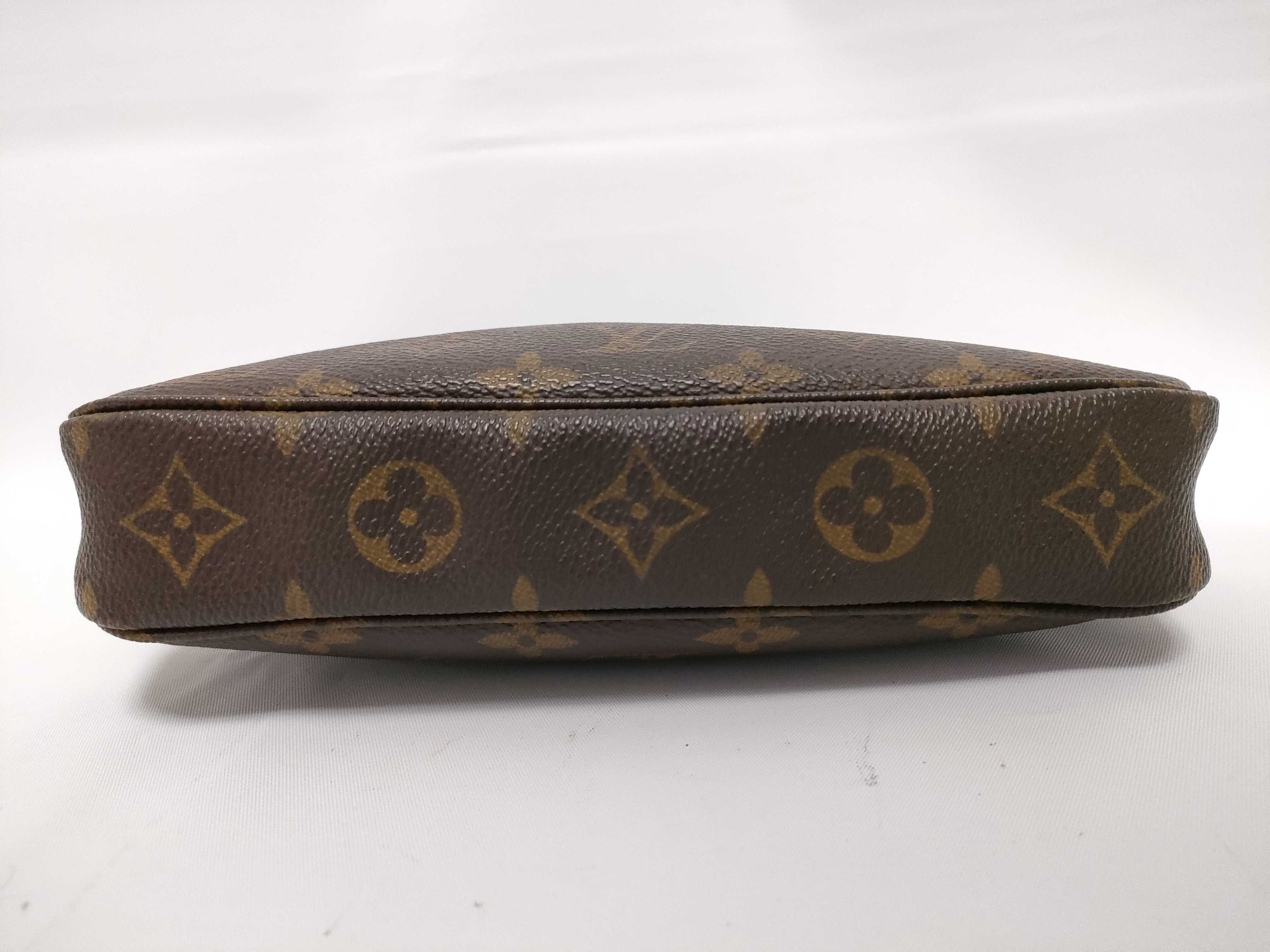 Monogram Accessoires M51980 Pouch — view 3