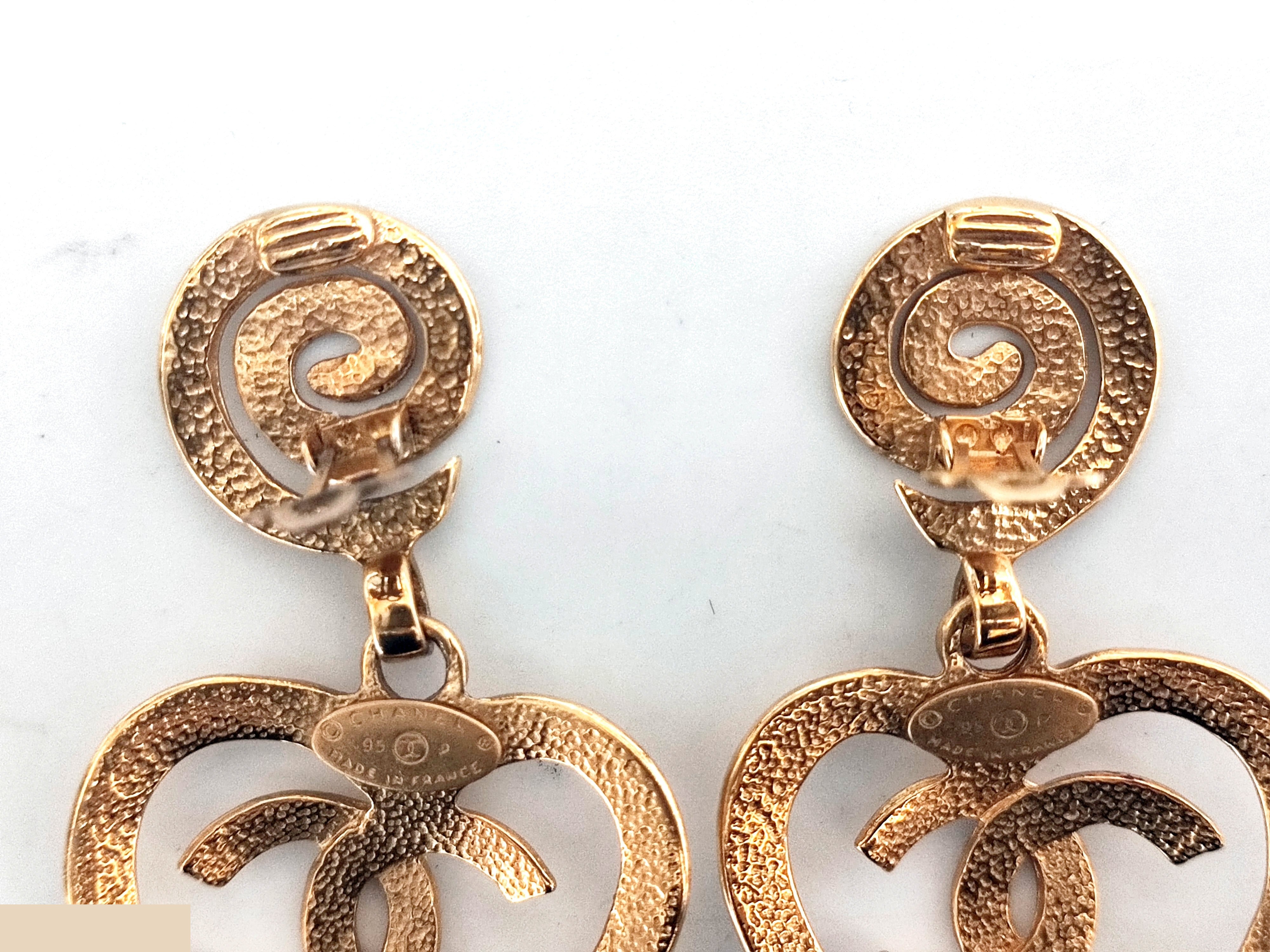 Coco Mark Heart Swing Earrings 95P — view 8