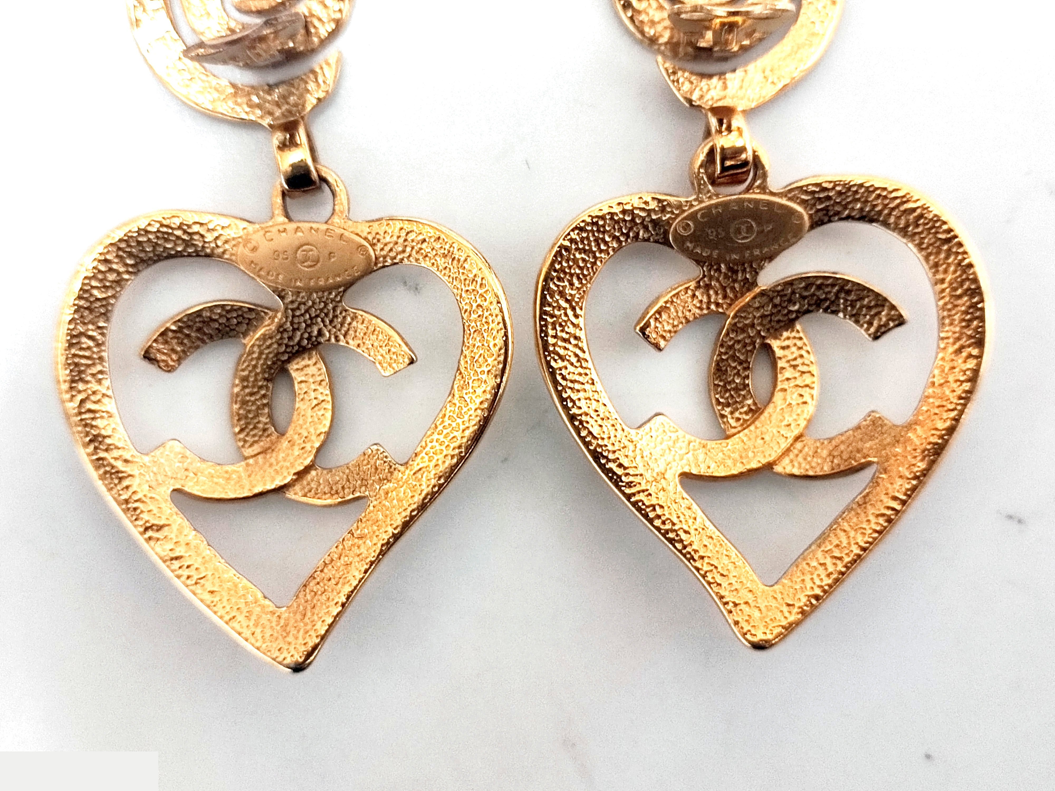 Coco Mark Heart Swing Earrings 95P — view 9