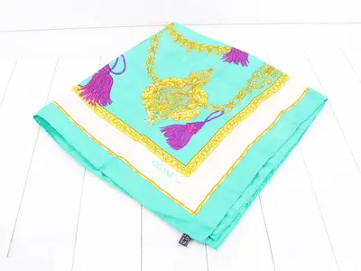scarf with tags