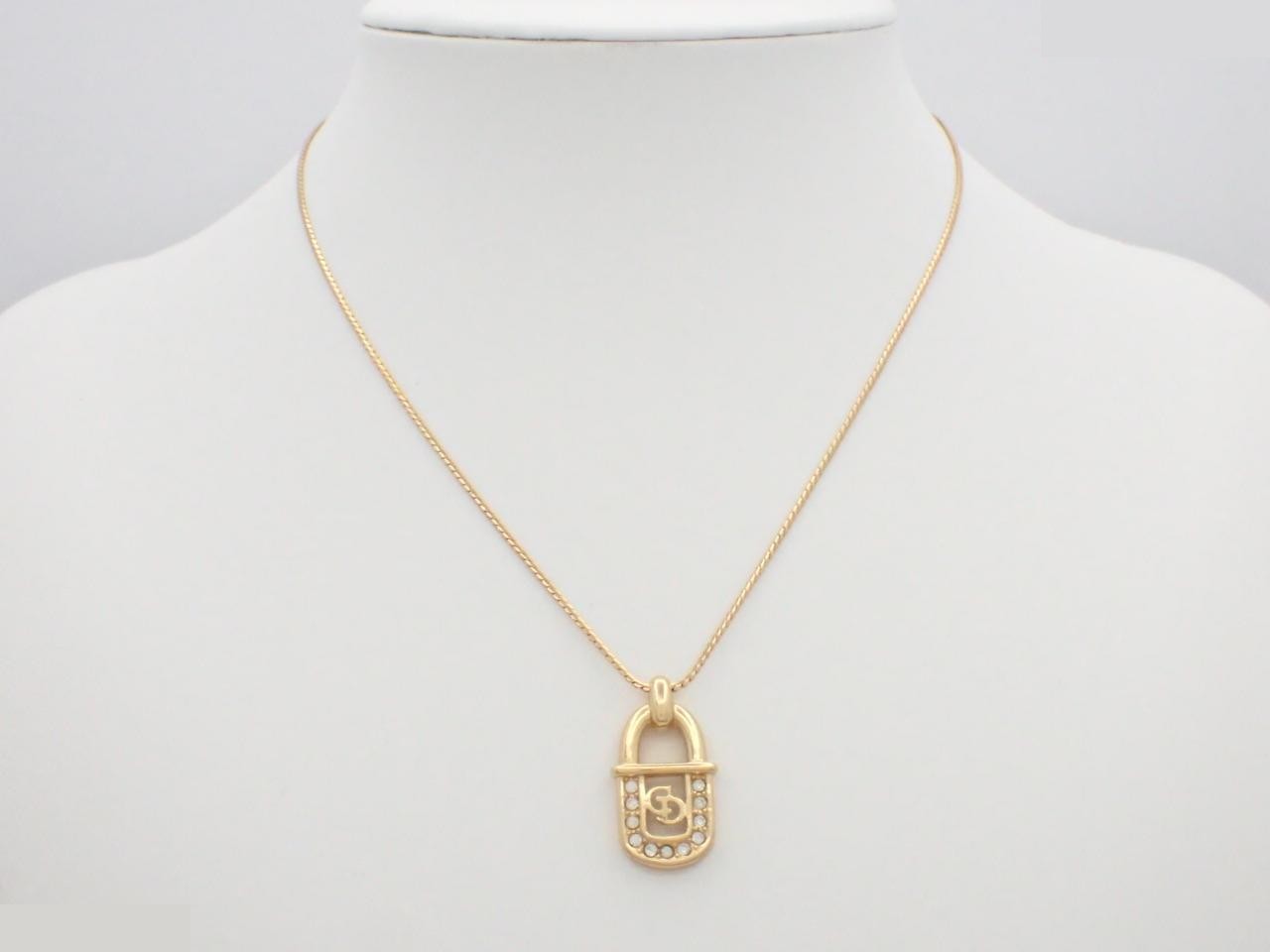 Other lines: Precious metals, necklaces, pendants — view 3