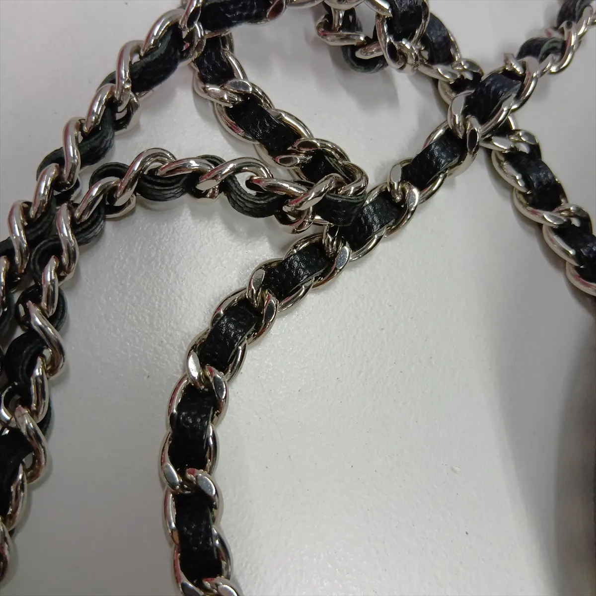 CC Filigree Caviar Skin Chain Shoulder Bag, Round Shape, Black x White, Silver Hardware, 27215647, Serial Number 27 — view 11