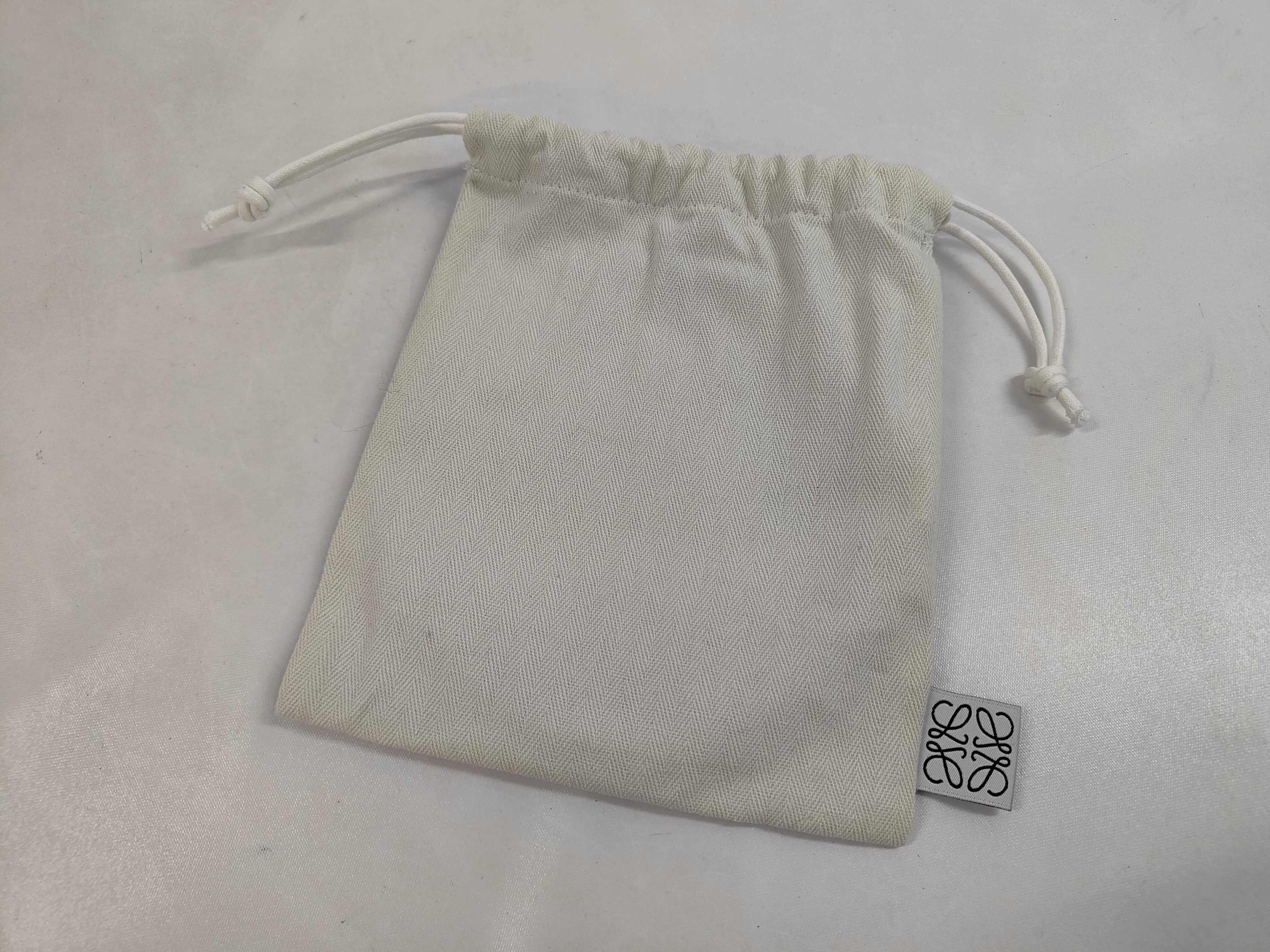 logo shoulder strap, includes dust bag. — view 6