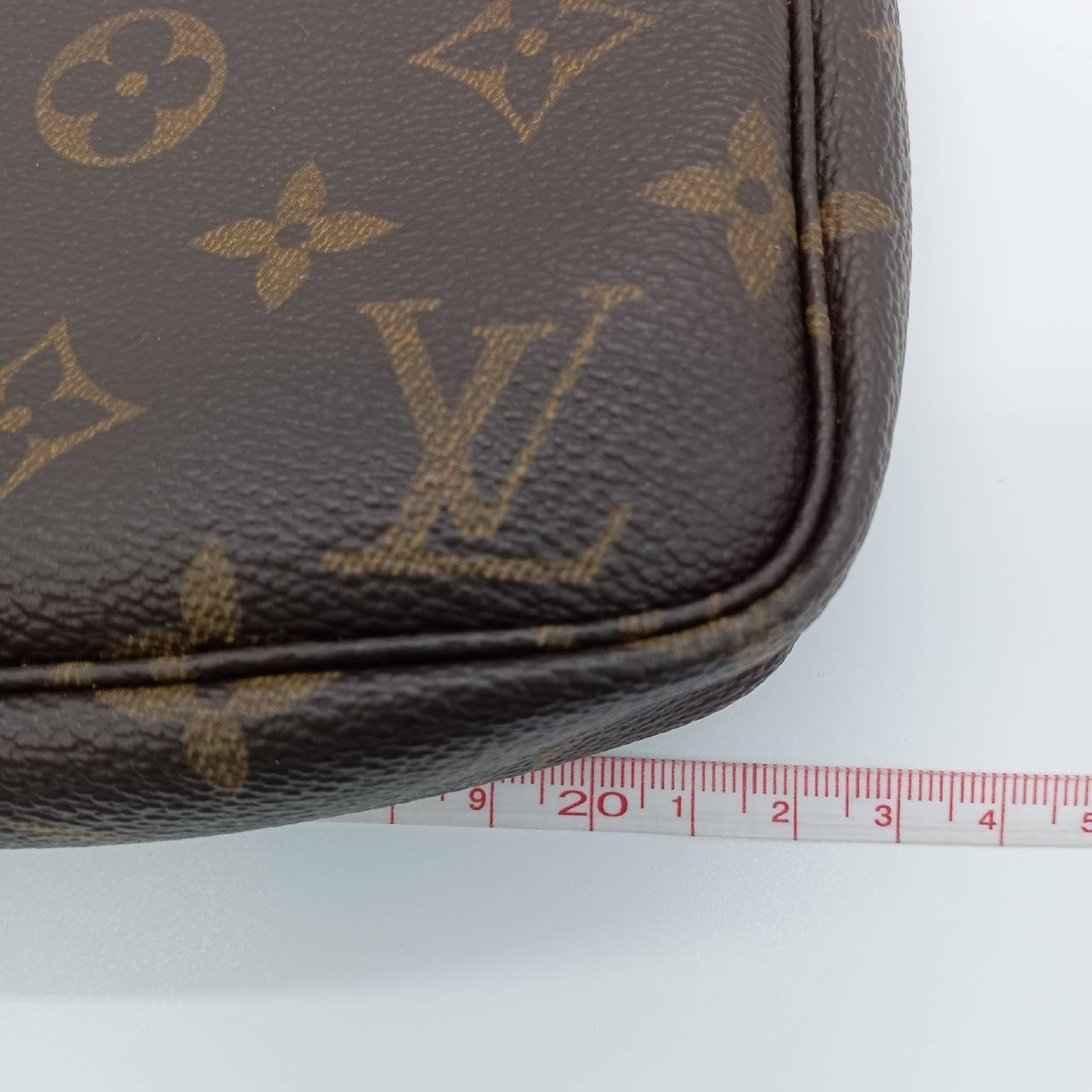 Monogram Pochette Accessoires M51980 Pouch — view 4