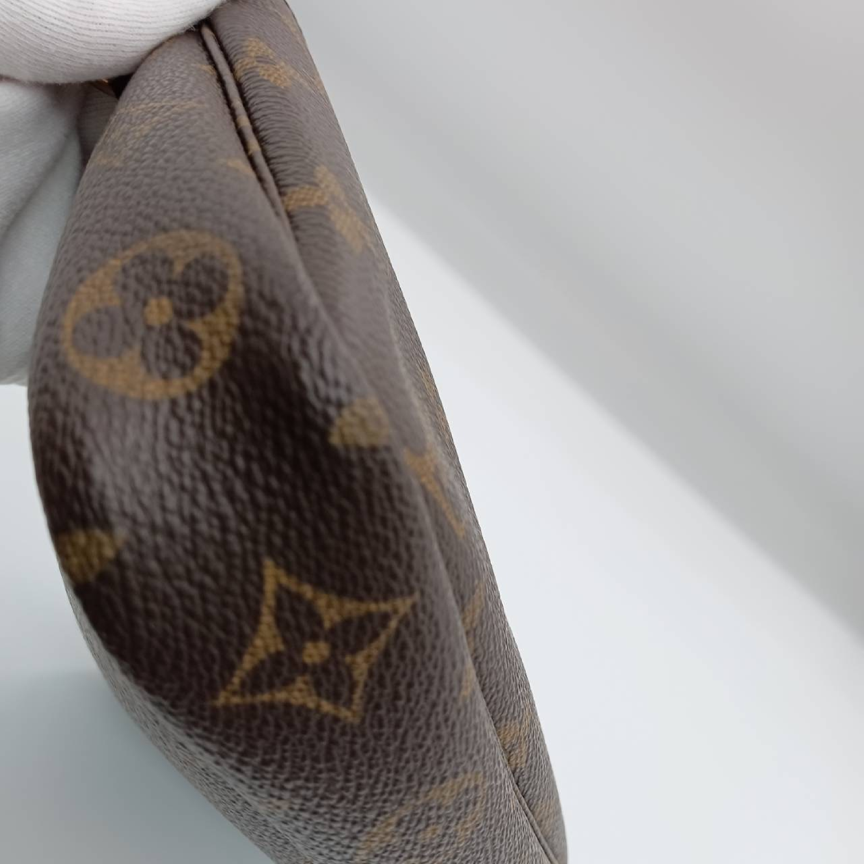 Monogram Pochette Accessoires M51980 Pouch — view 9
