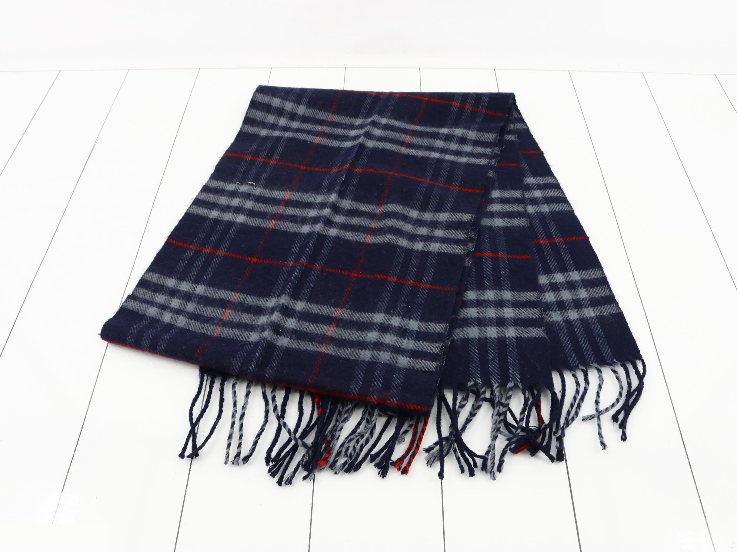 Other lines: Small items, accessories, and scarves — view 3