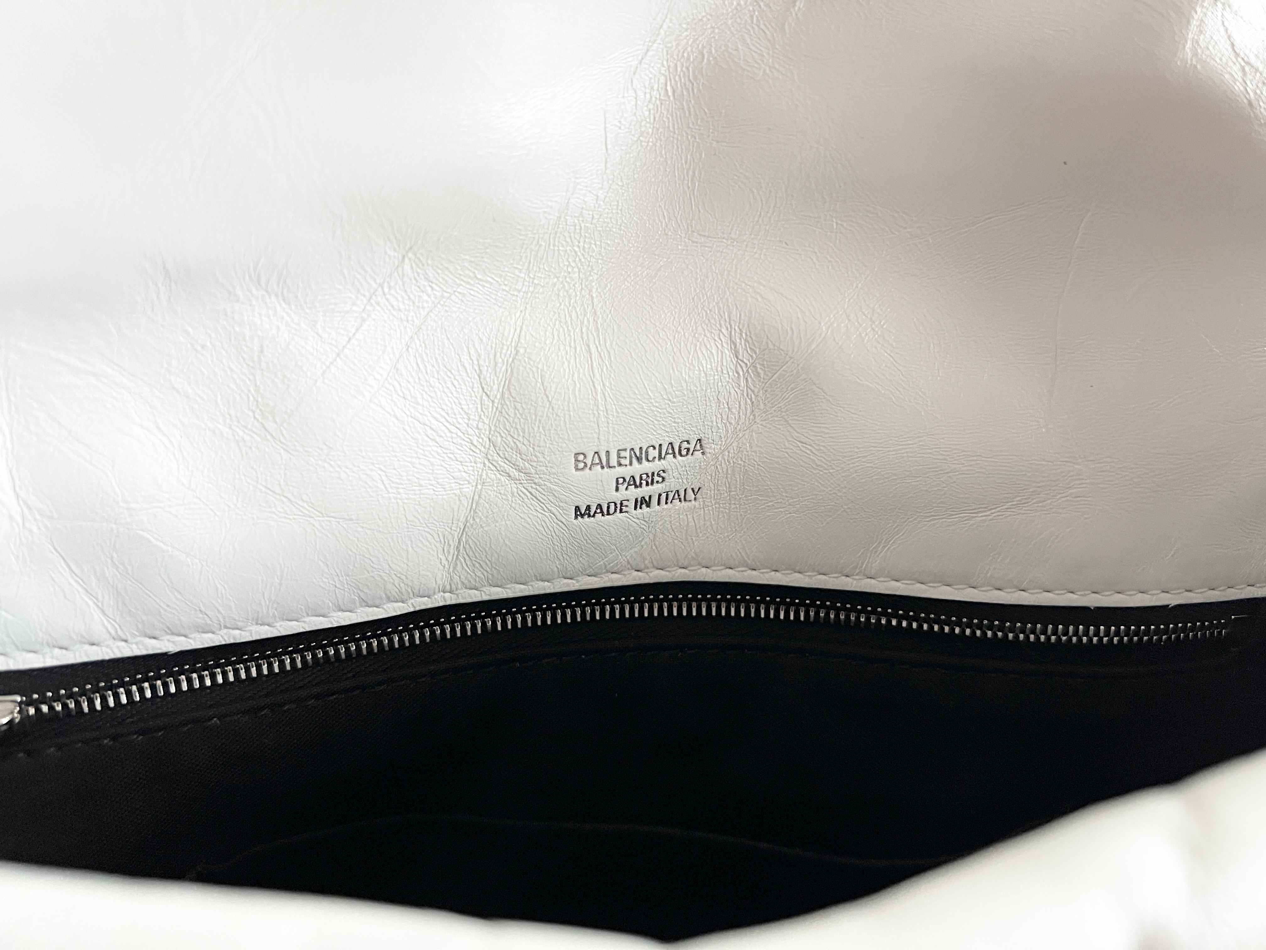Monaco Turnlock Leather Handbag Shoulder Bag — view 7
