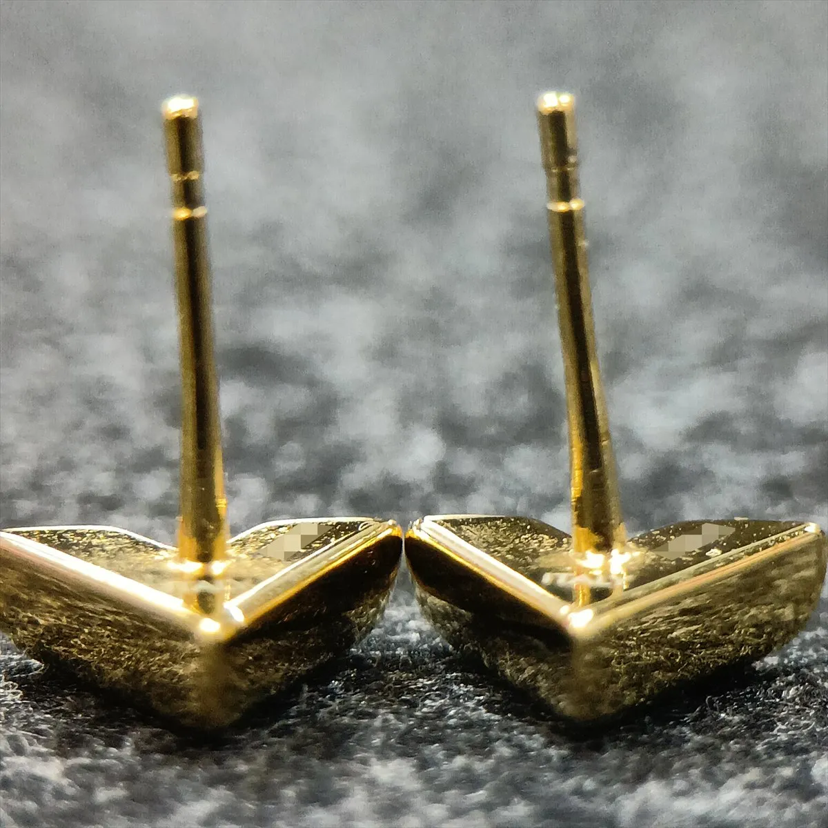 M68153 Essential V LE4265 Earrings (Pair) GP Gold. Shows signs of wear, — view 6