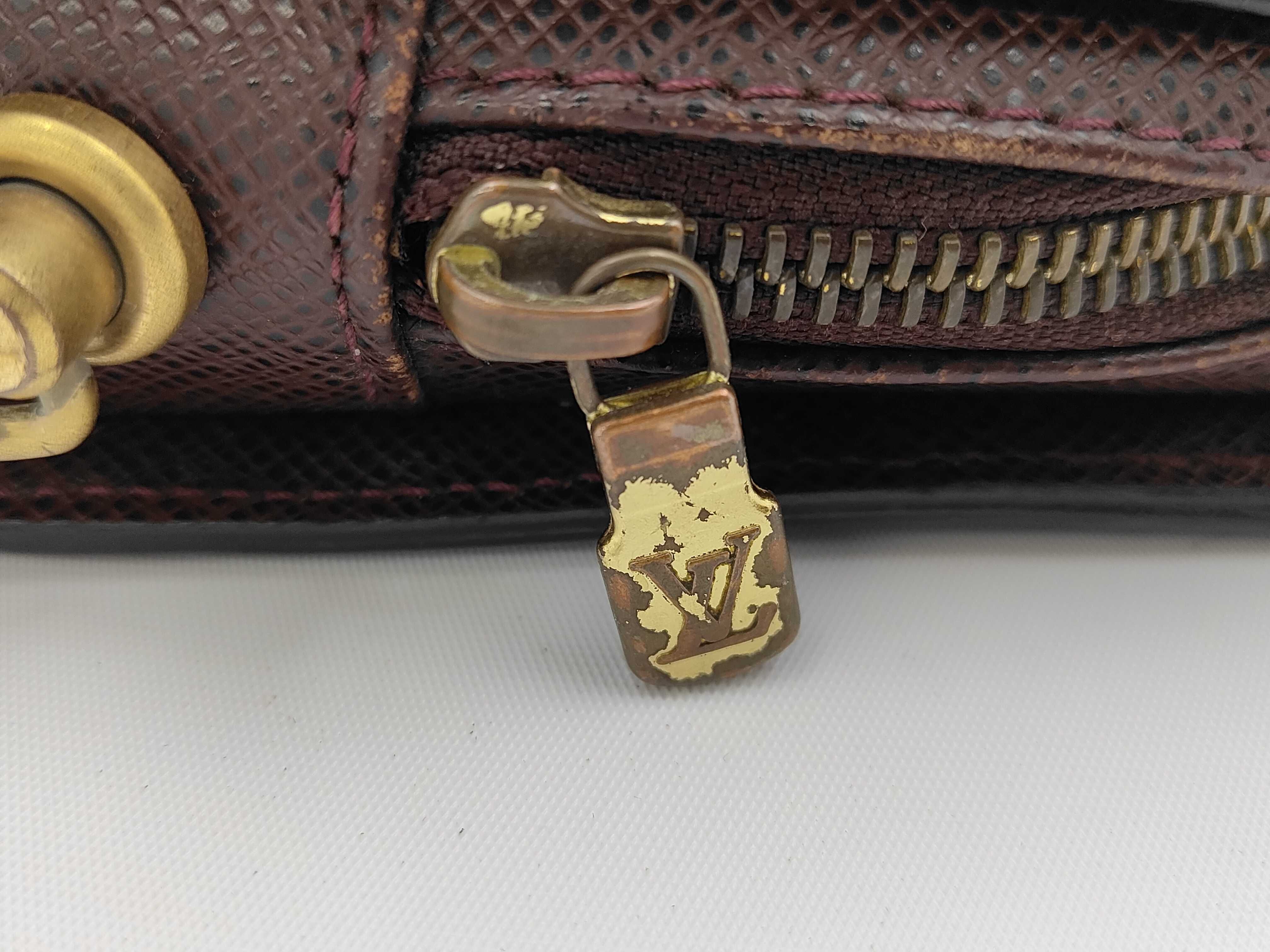 LV Baikal M30188 Taiga Line Clutch Bag — view 4