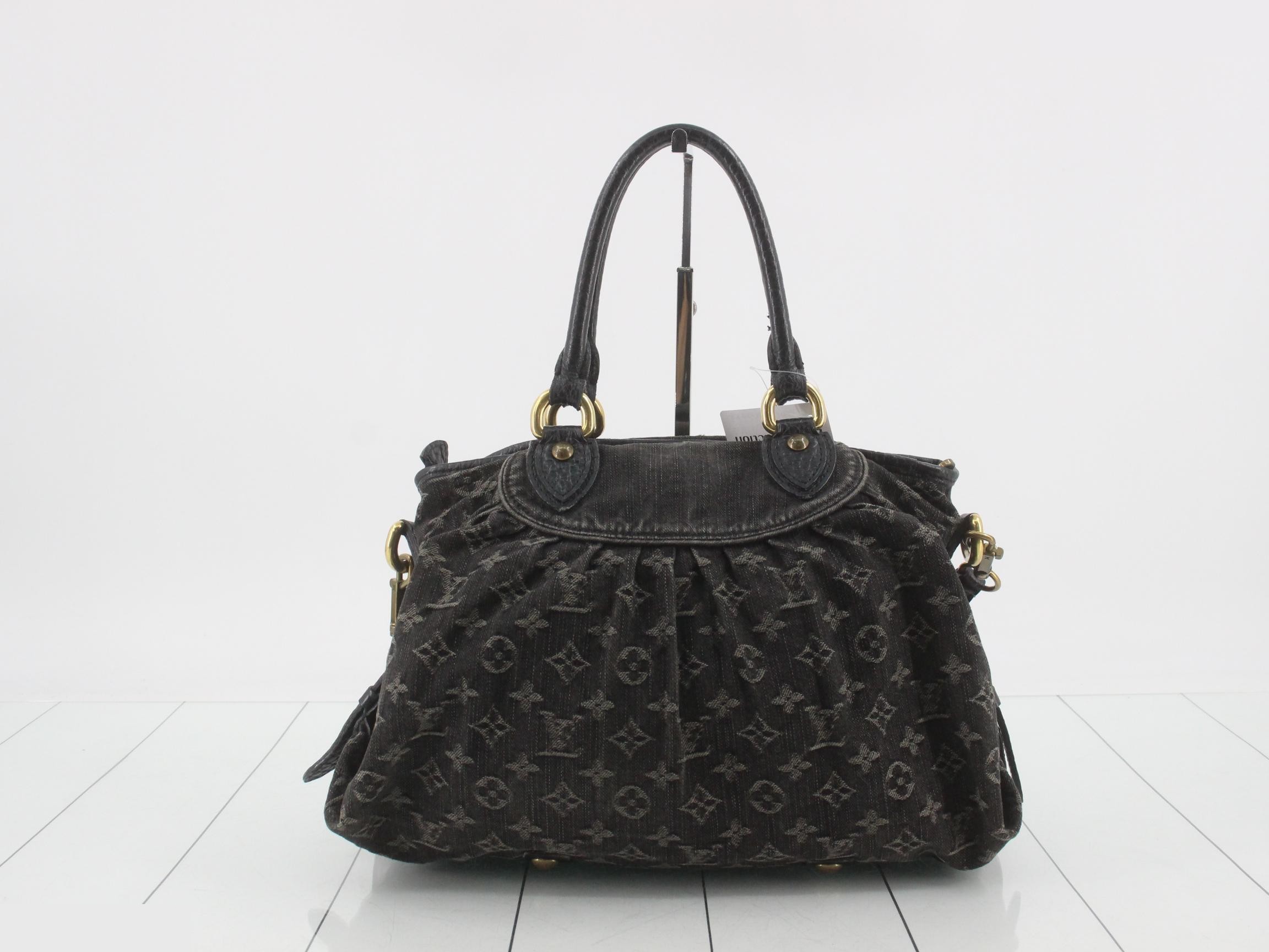 Neo Cubby MM Noir with Long Strap — view 2