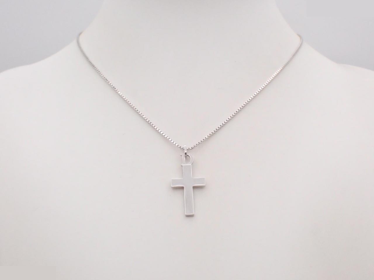 Other lines: Precious metals, necklaces, pendants, chains approximately 40cm long. — view 3