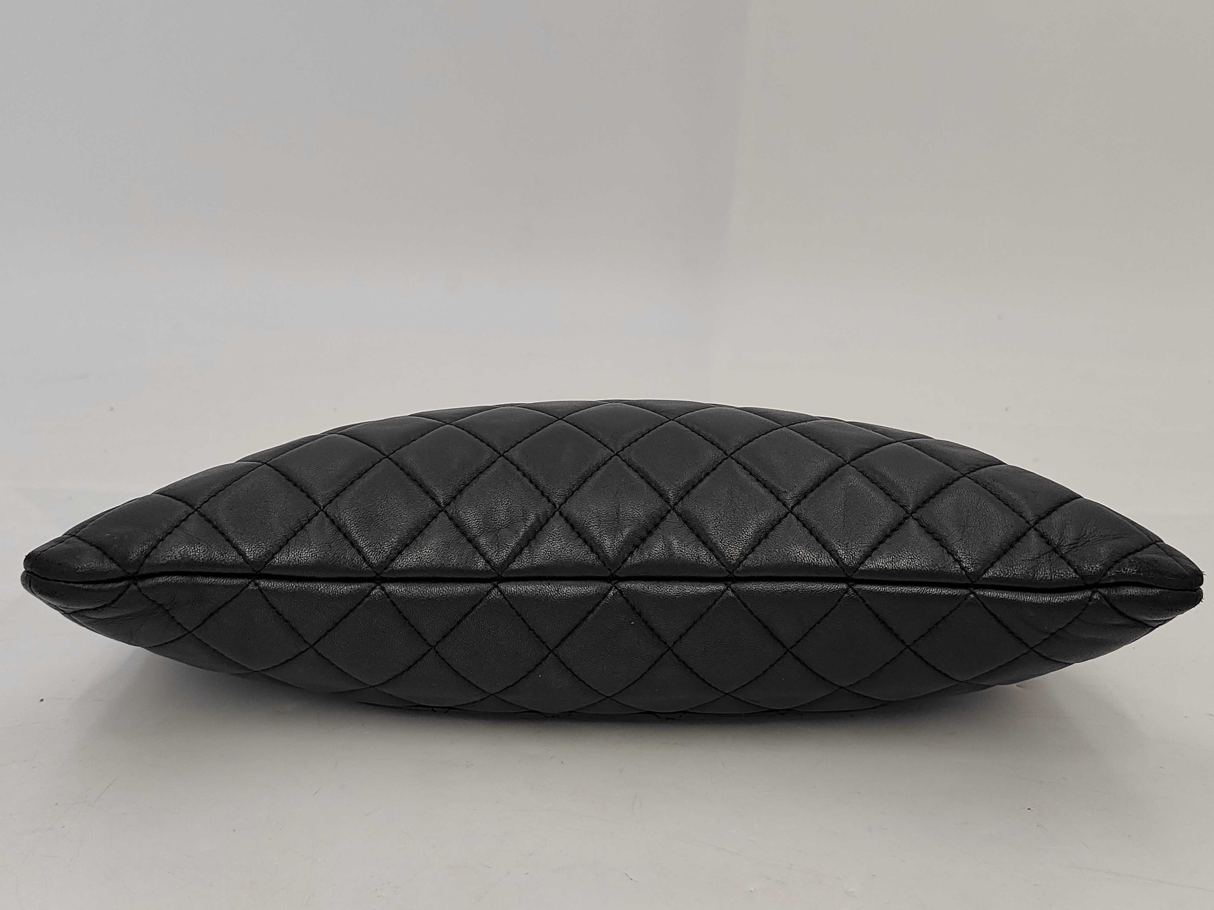 Matelassé Lambskin Clutch Bag (Serial Number 22) — view 4