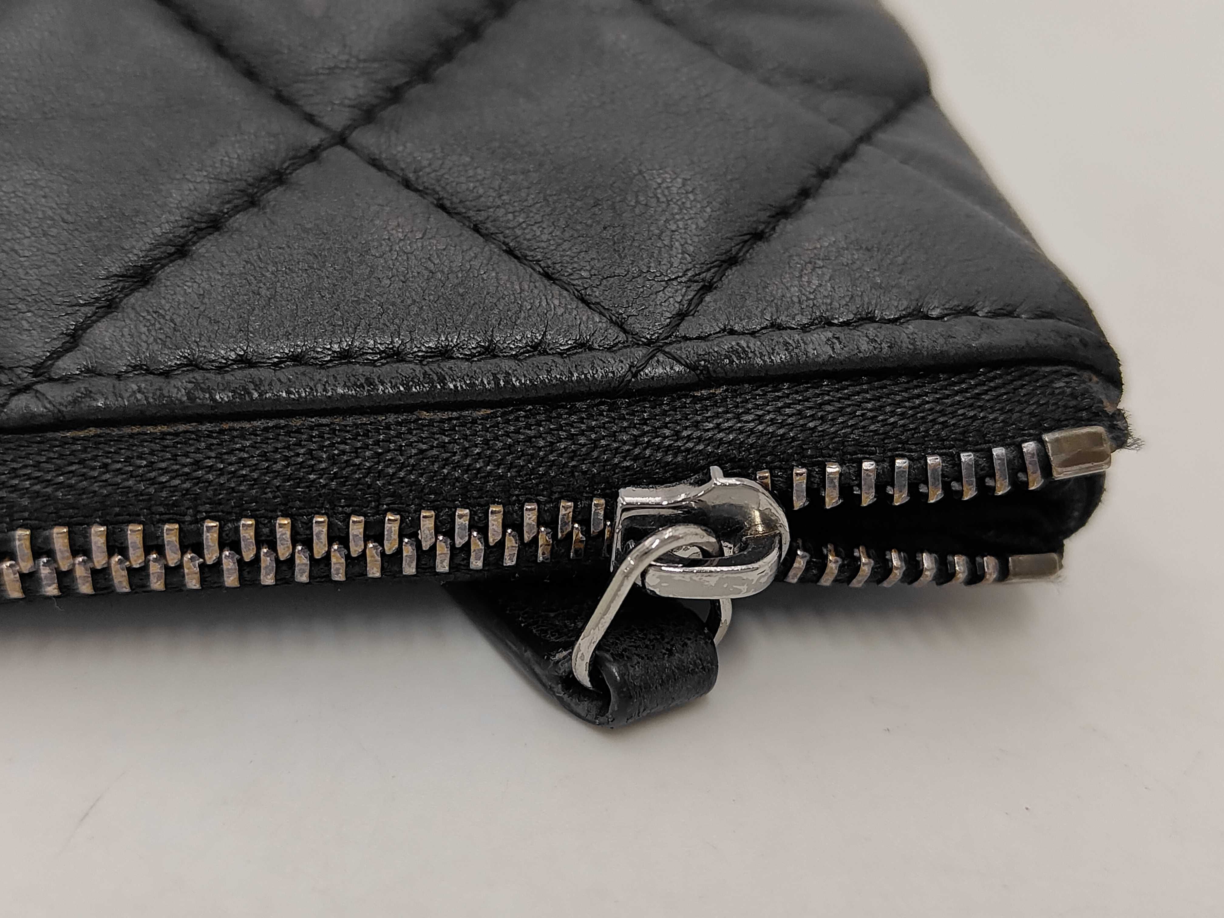 Matelassé Lambskin Clutch Bag (Serial Number 22) — view 5