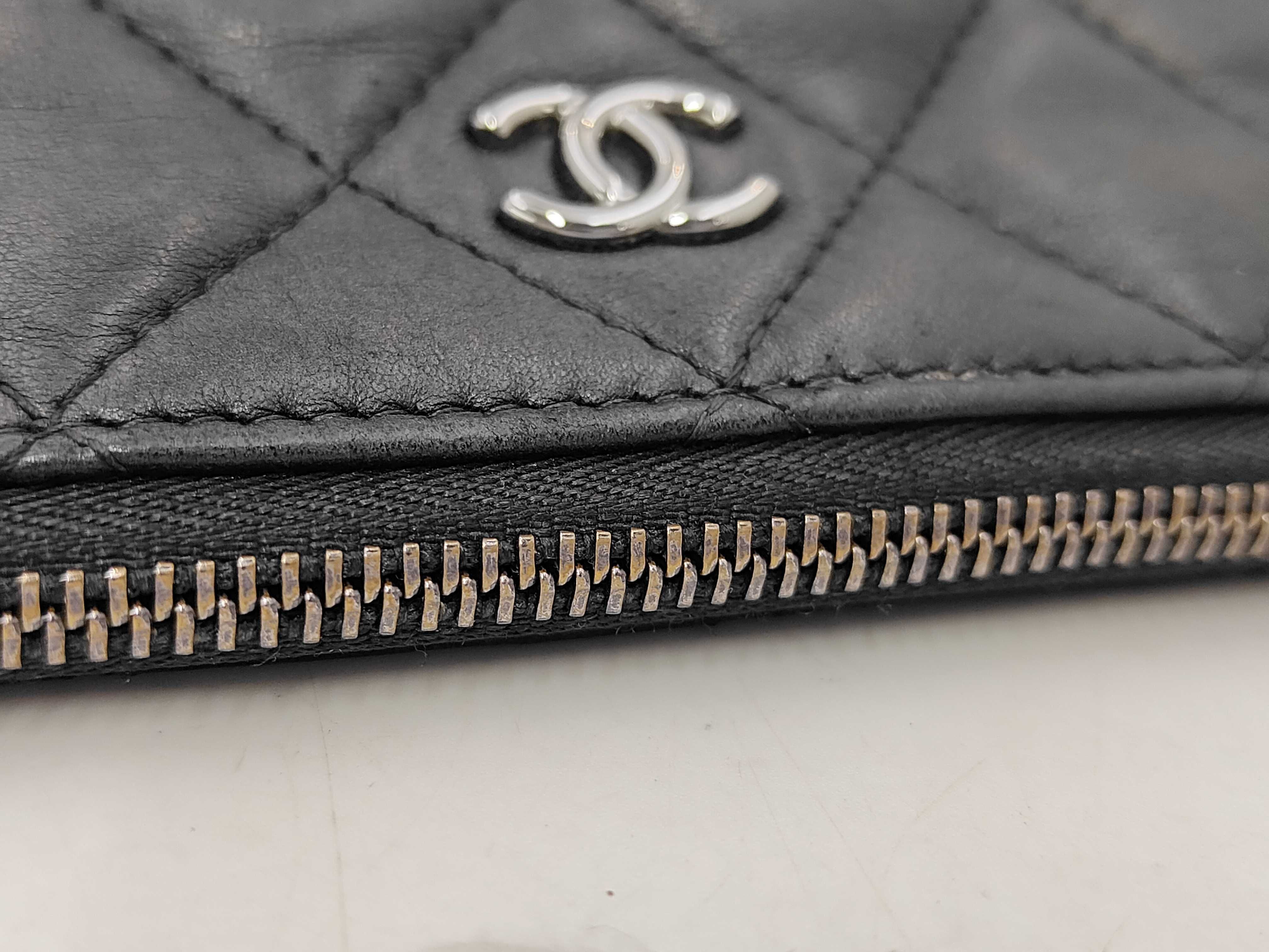 Matelassé Lambskin Clutch Bag (Serial Number 22) — view 6