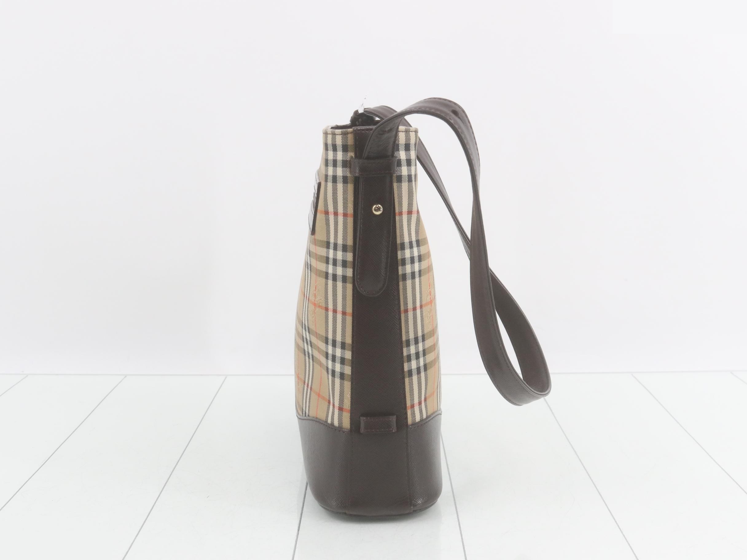 Other lines: Nova Check, with charm, bags and shoulder bags. — view 4