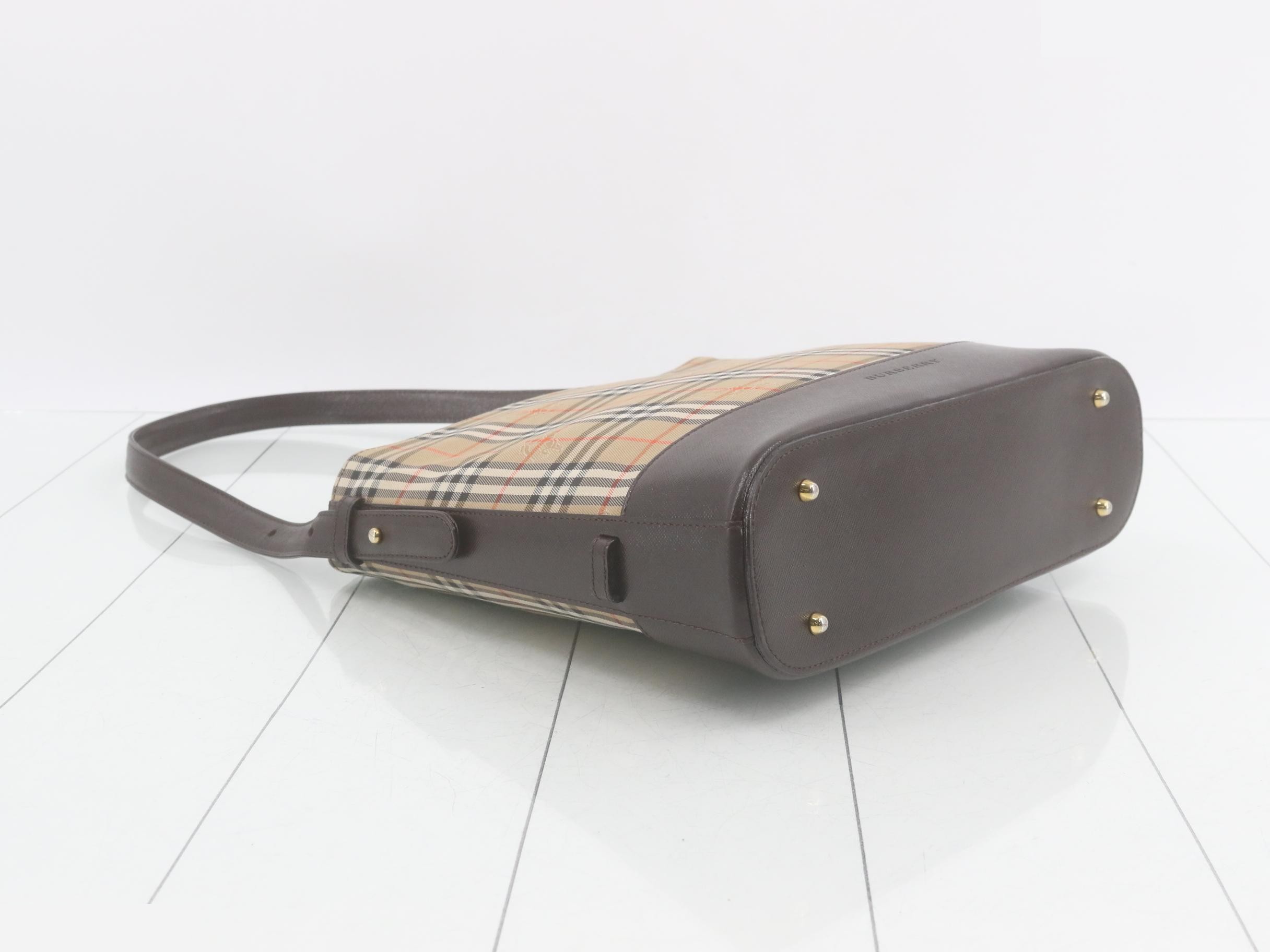 Other lines: Nova Check, with charm, bags and shoulder bags. — view 5