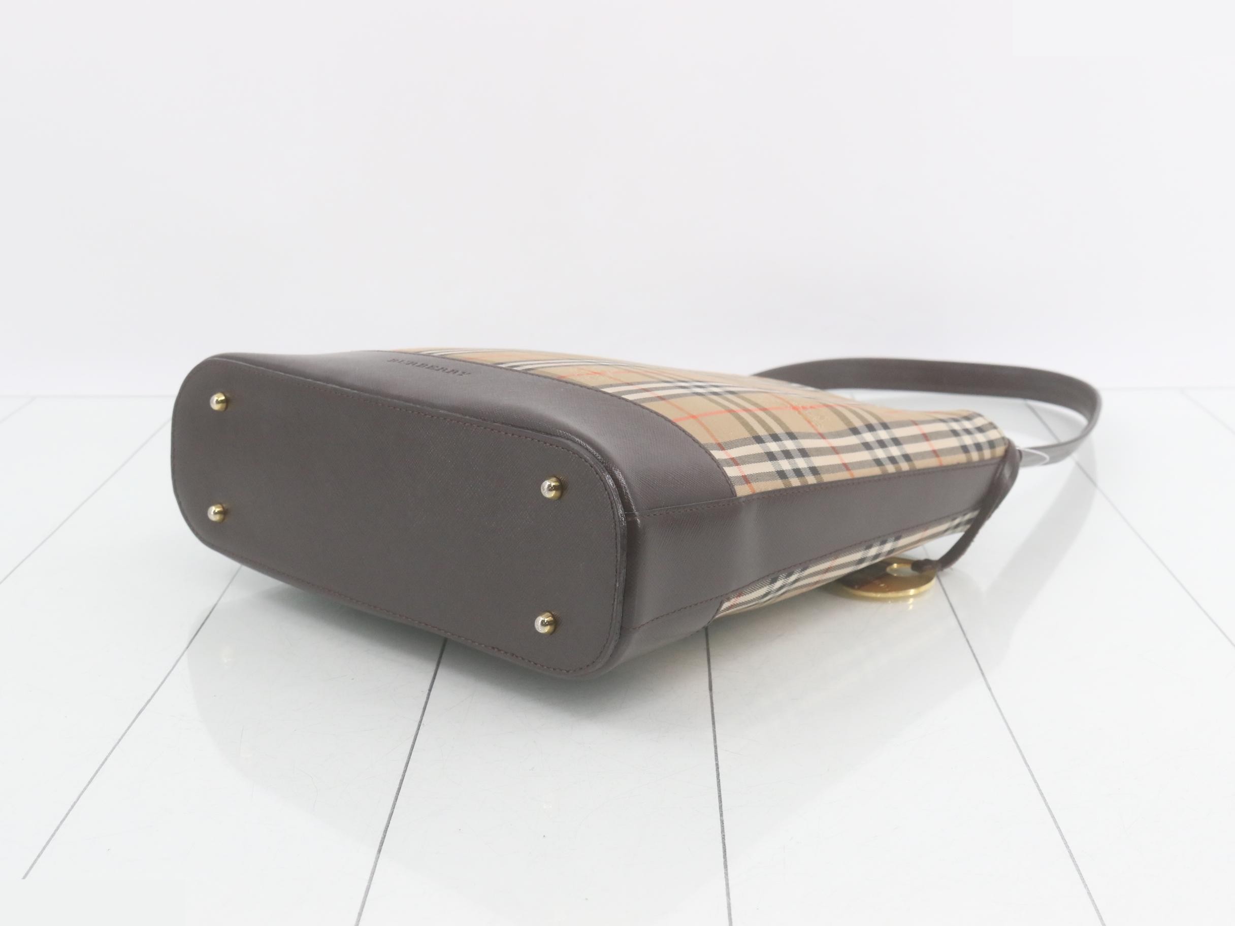 Other lines: Nova Check, with charm, bags and shoulder bags. — view 6