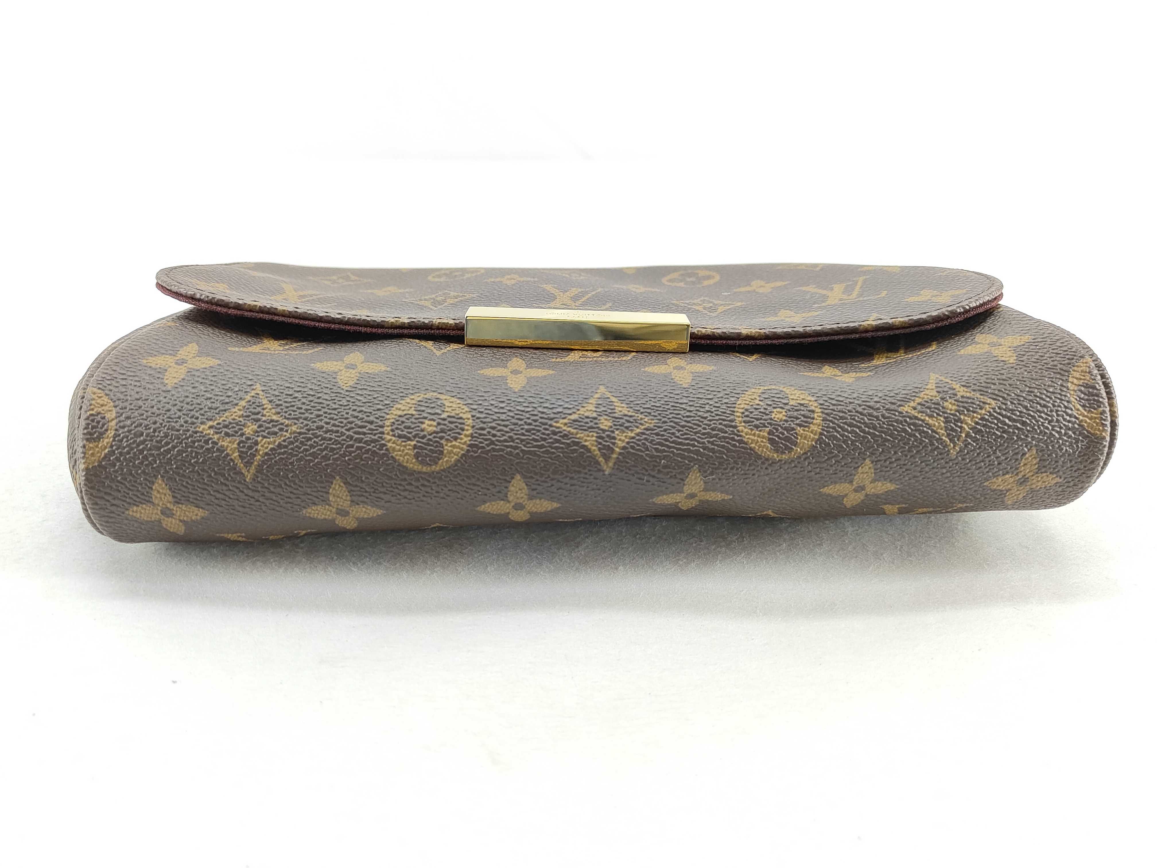 Monogram LV Favorite MM M40718 Shoulder Bag — view 9