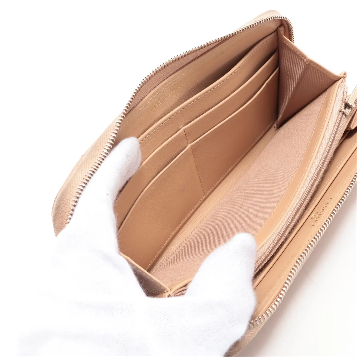 Matelassé Caviar Skin Long Wallet, Beige, Gold Hardware, 28578371 — view 5