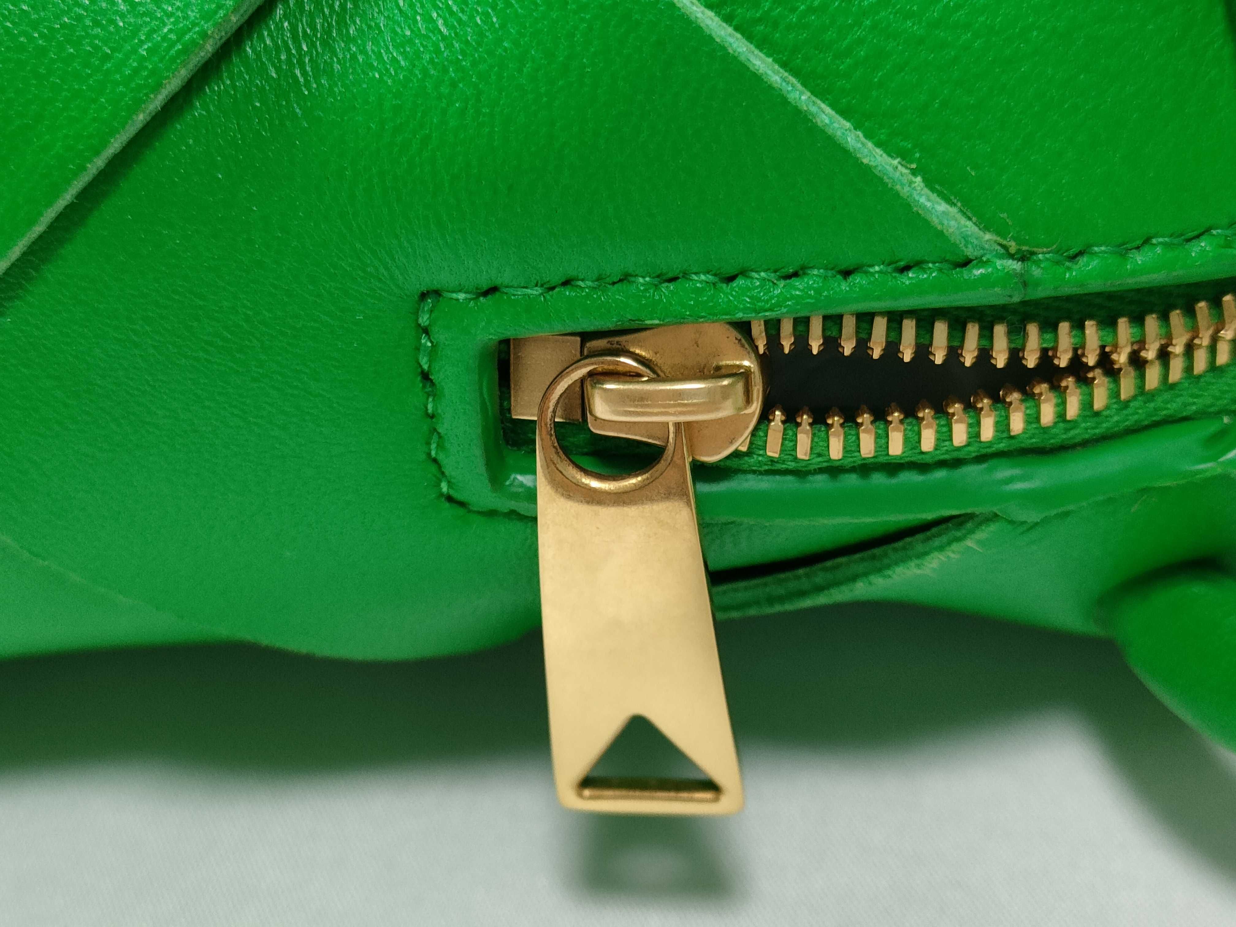 Maxi Intrecciato Mini Cassette Camera Bag Leather Shoulder Bag Green Shoulder Bag — view 5
