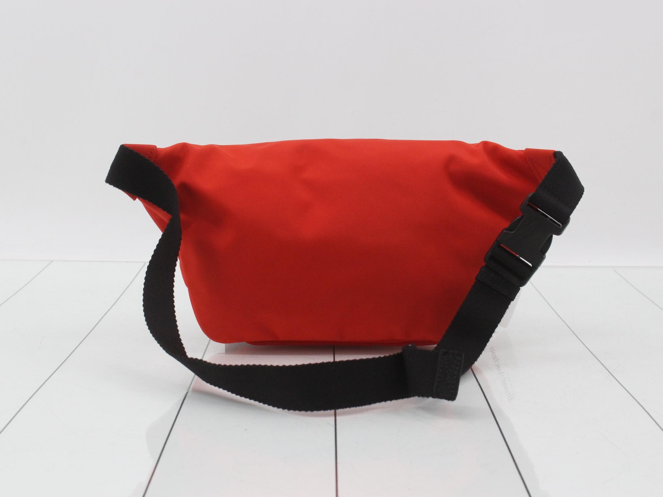 533009 Wheel Belt Pack Nylon Body Bag Red — view 2