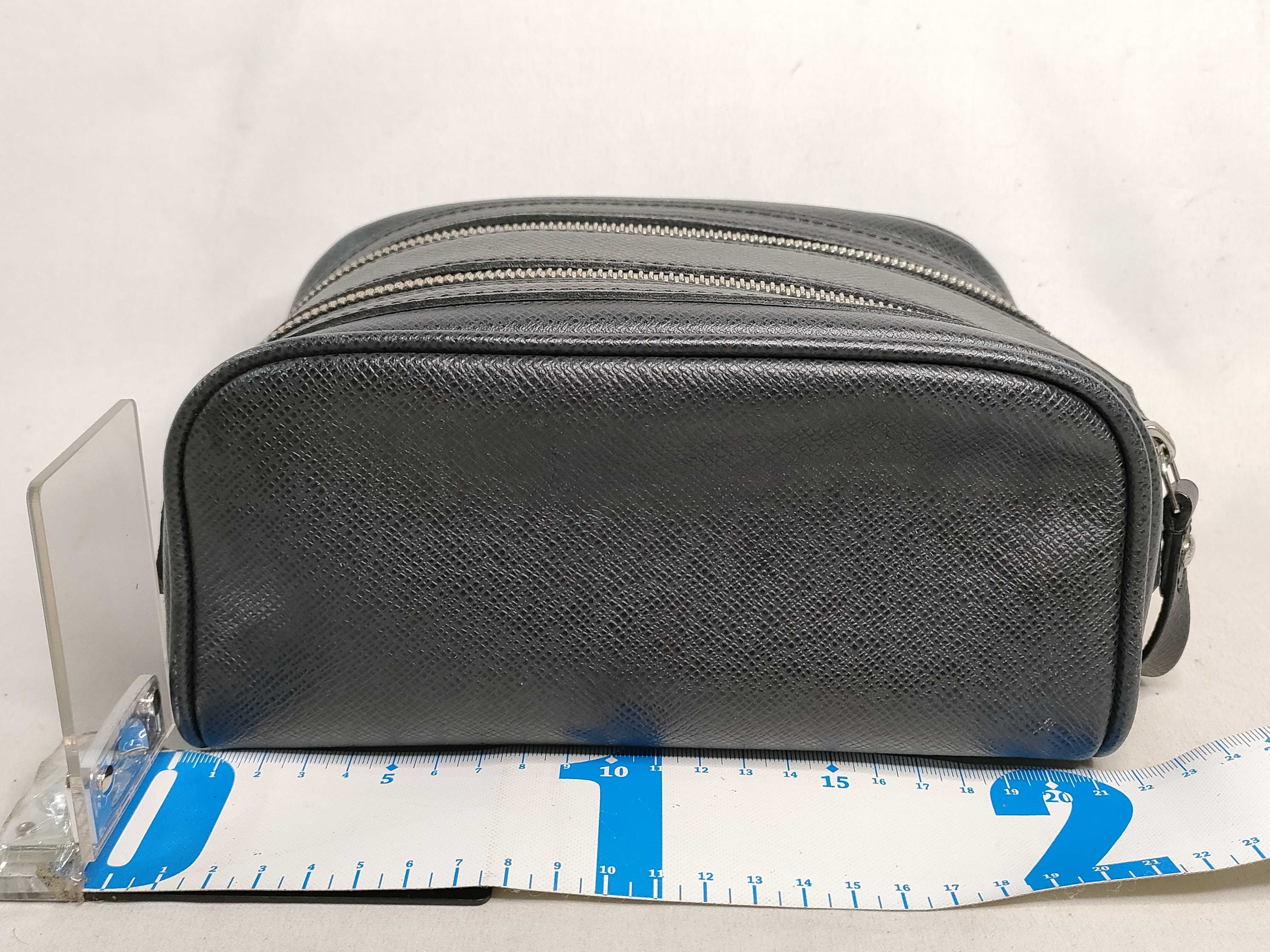 Taiga Leather M32492 Black Second Bag Clutch Bag Second Bag — view 2