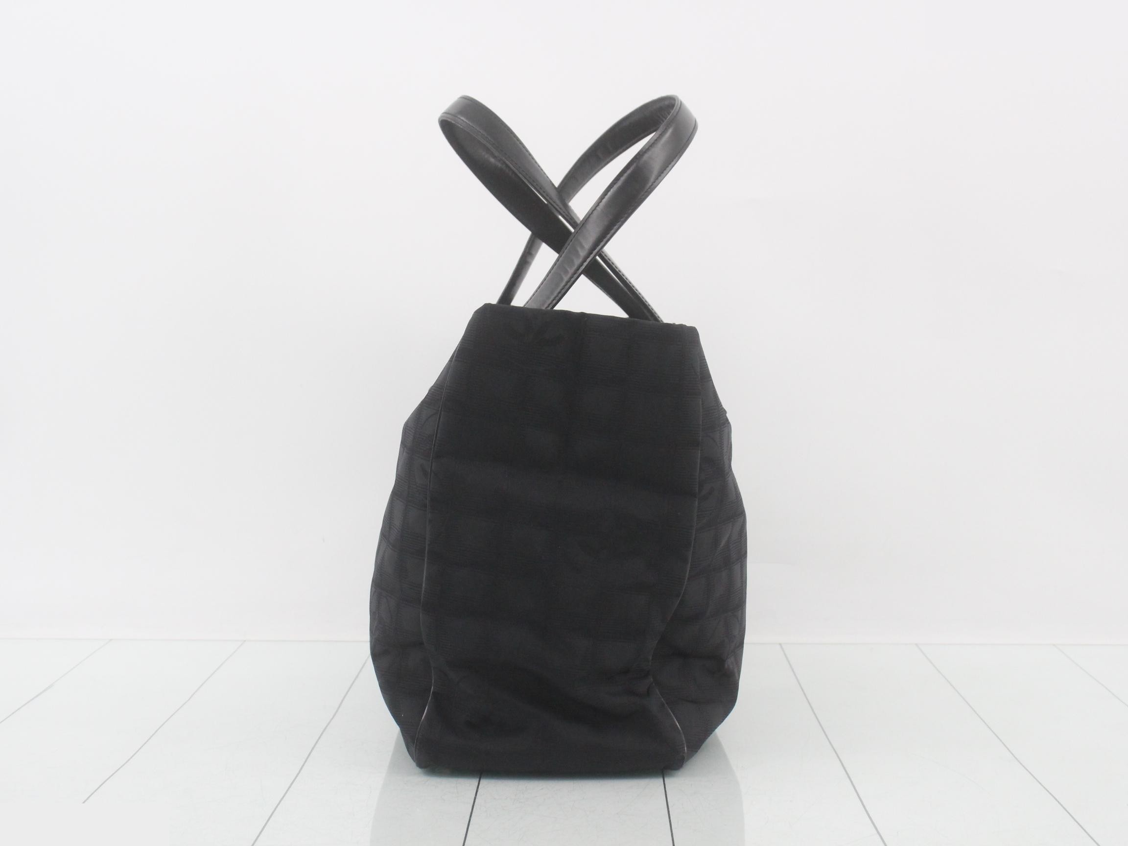 New Travel Tote Bag MM, Black, Nylon — view 3